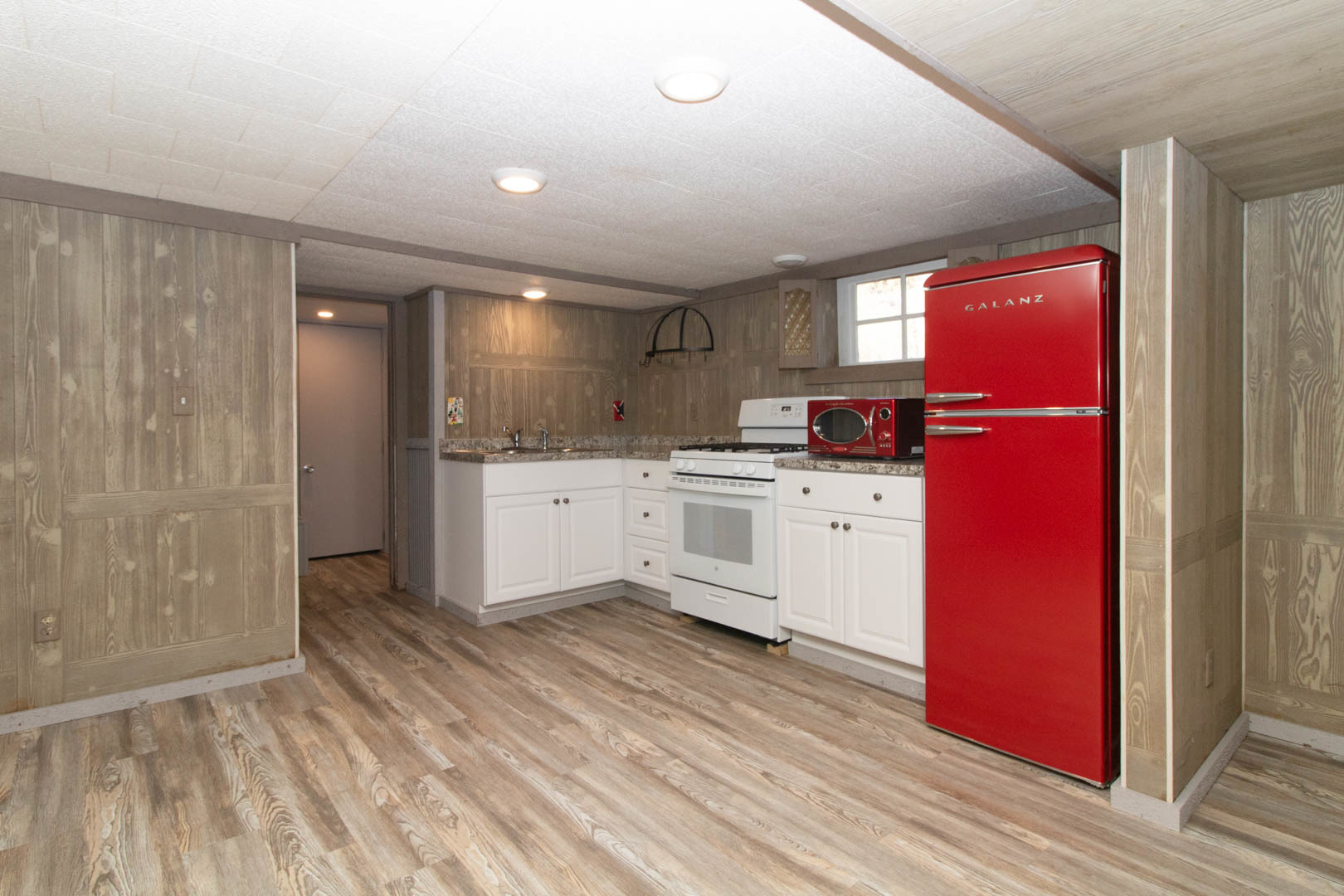 25289 White Owl Lane, Hudson, IL 61748