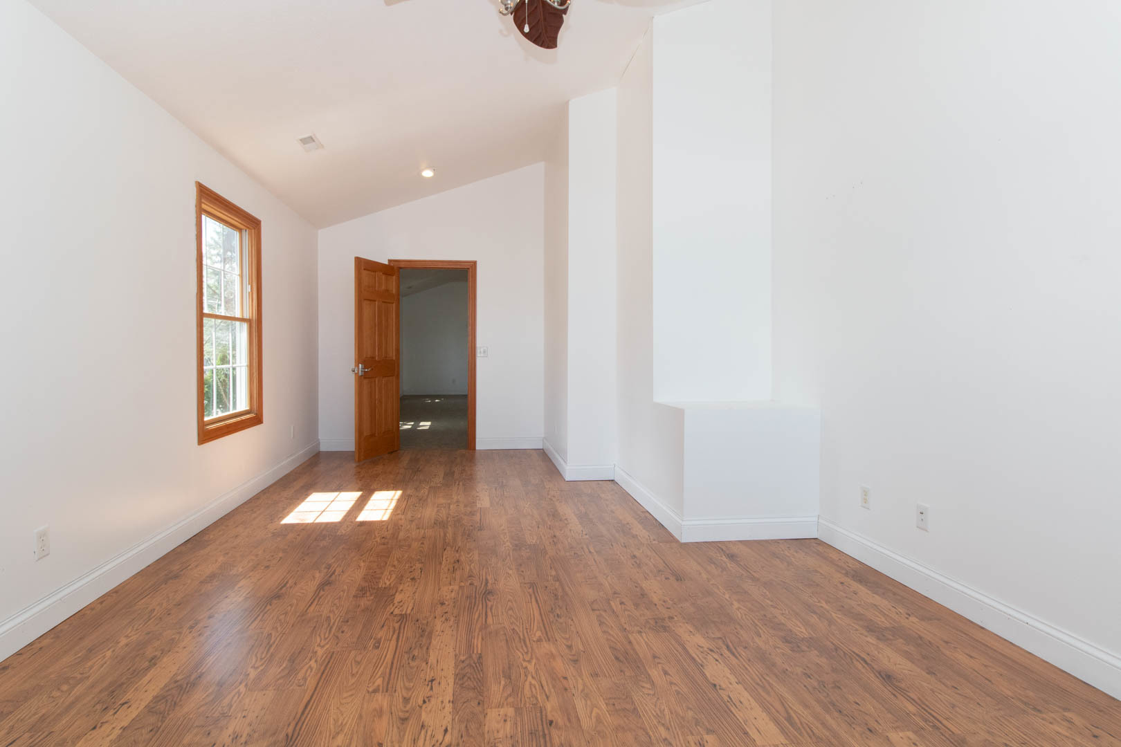 25289 White Owl Lane, Hudson, IL 61748