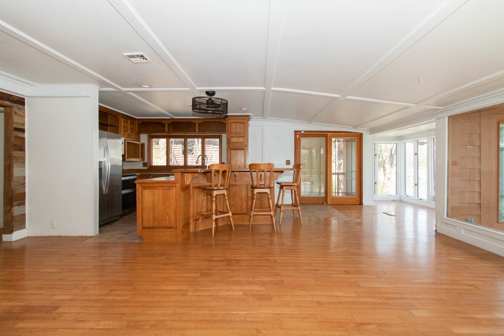 25289 White Owl Lane, Hudson, IL 61748