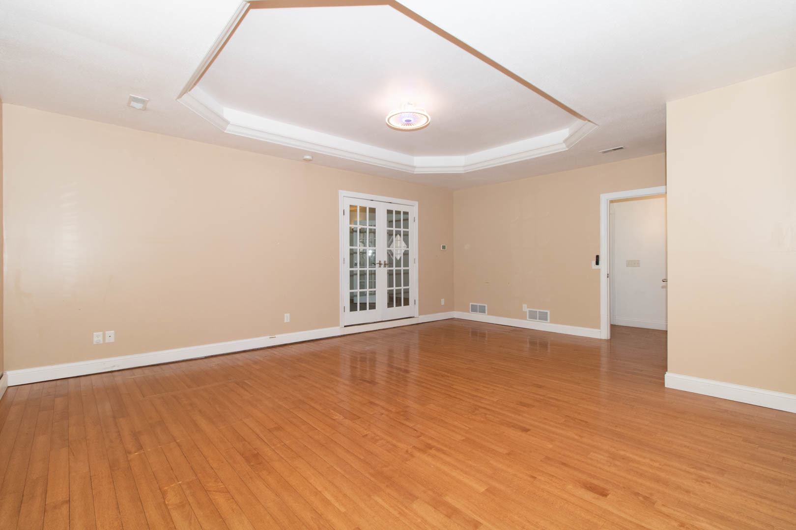 25289 White Owl Lane, Hudson, IL 61748