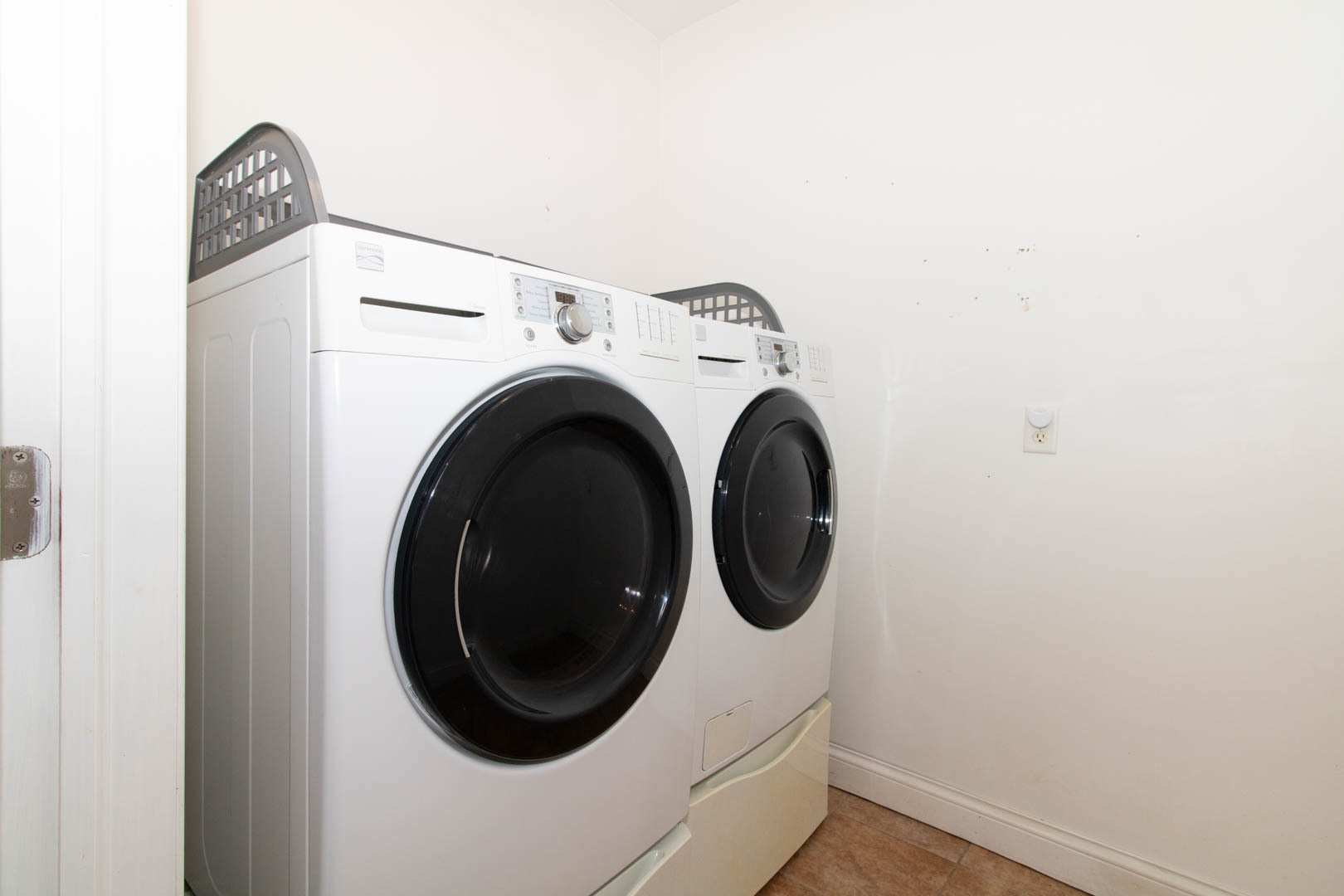 25289 White Owl Lane, Hudson, IL 61748