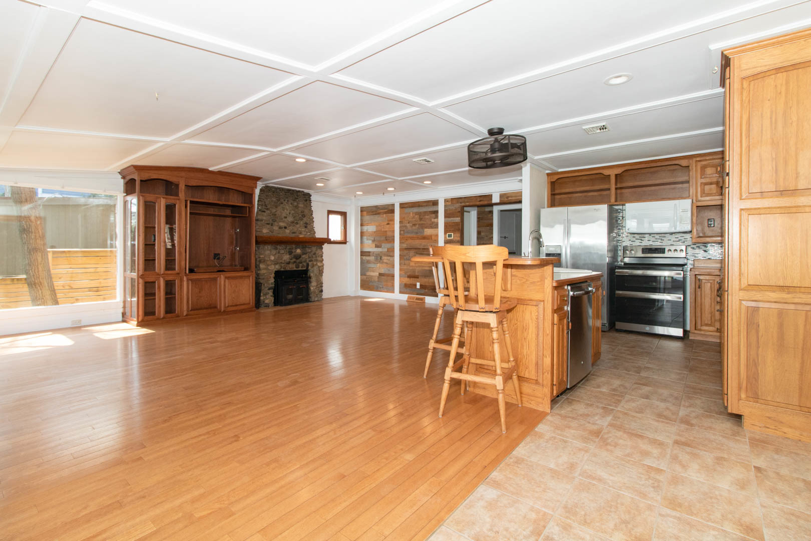 25289 White Owl Lane, Hudson, IL 61748