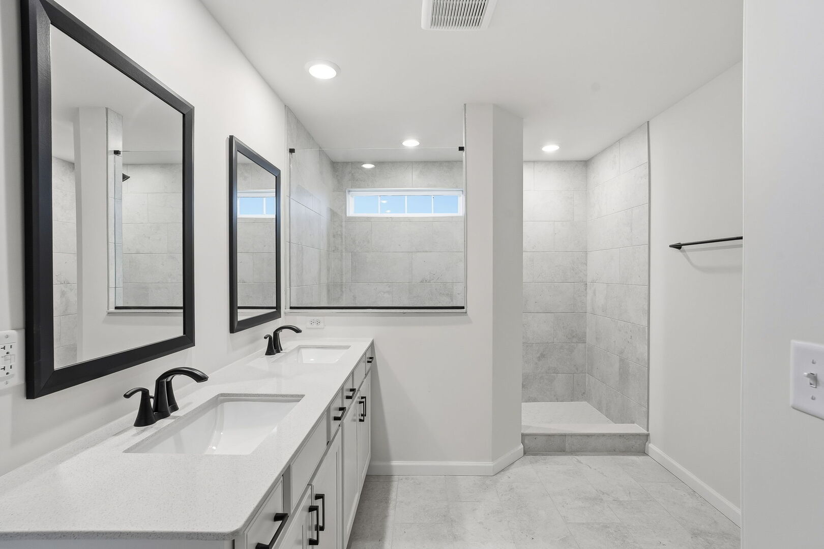 244 Warren Lane #11249, Schaumburg, IL 60193