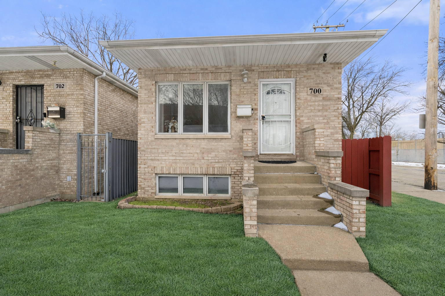 700 W 50th Street, Chicago, IL 60609