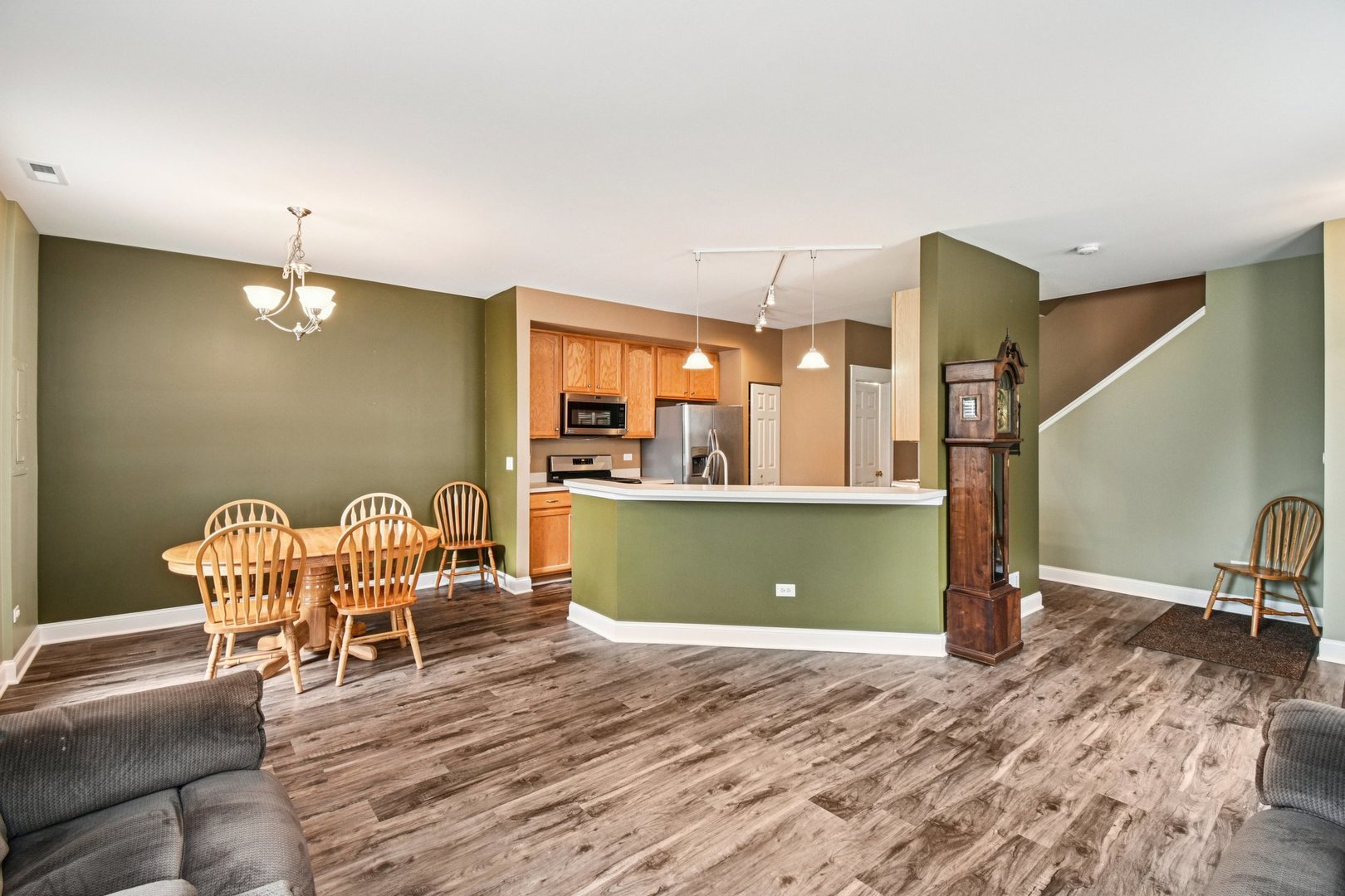 330 S Litchfield Drive, Round Lake, IL 60073