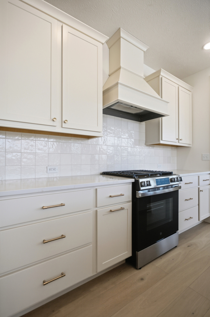 305 Harpers Ferry, Savoy, IL 61874