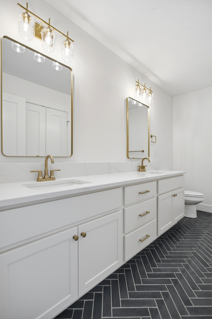 305 Harpers Ferry, Savoy, IL 61874