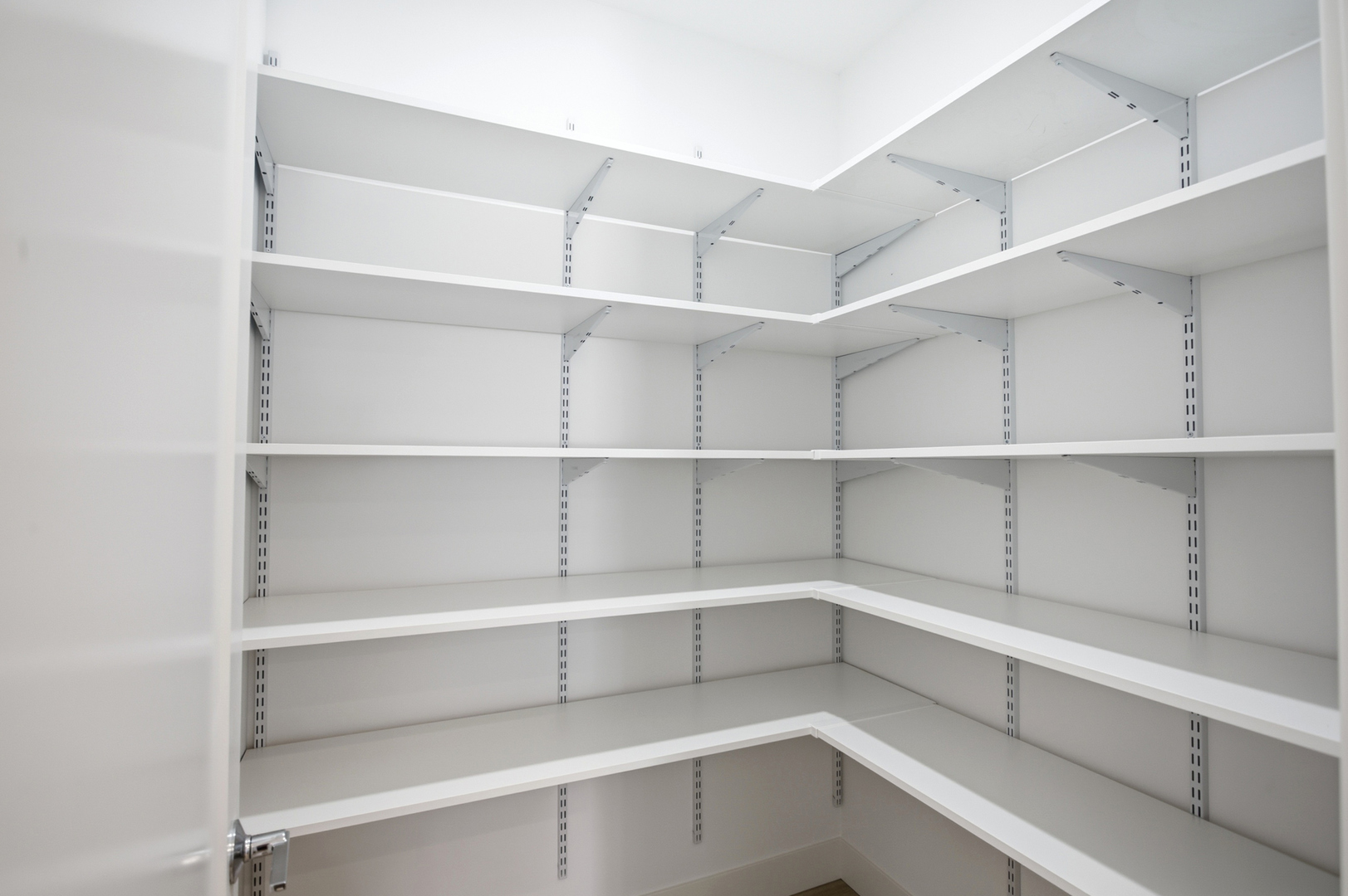 305 Harpers Ferry, Savoy, IL 61874