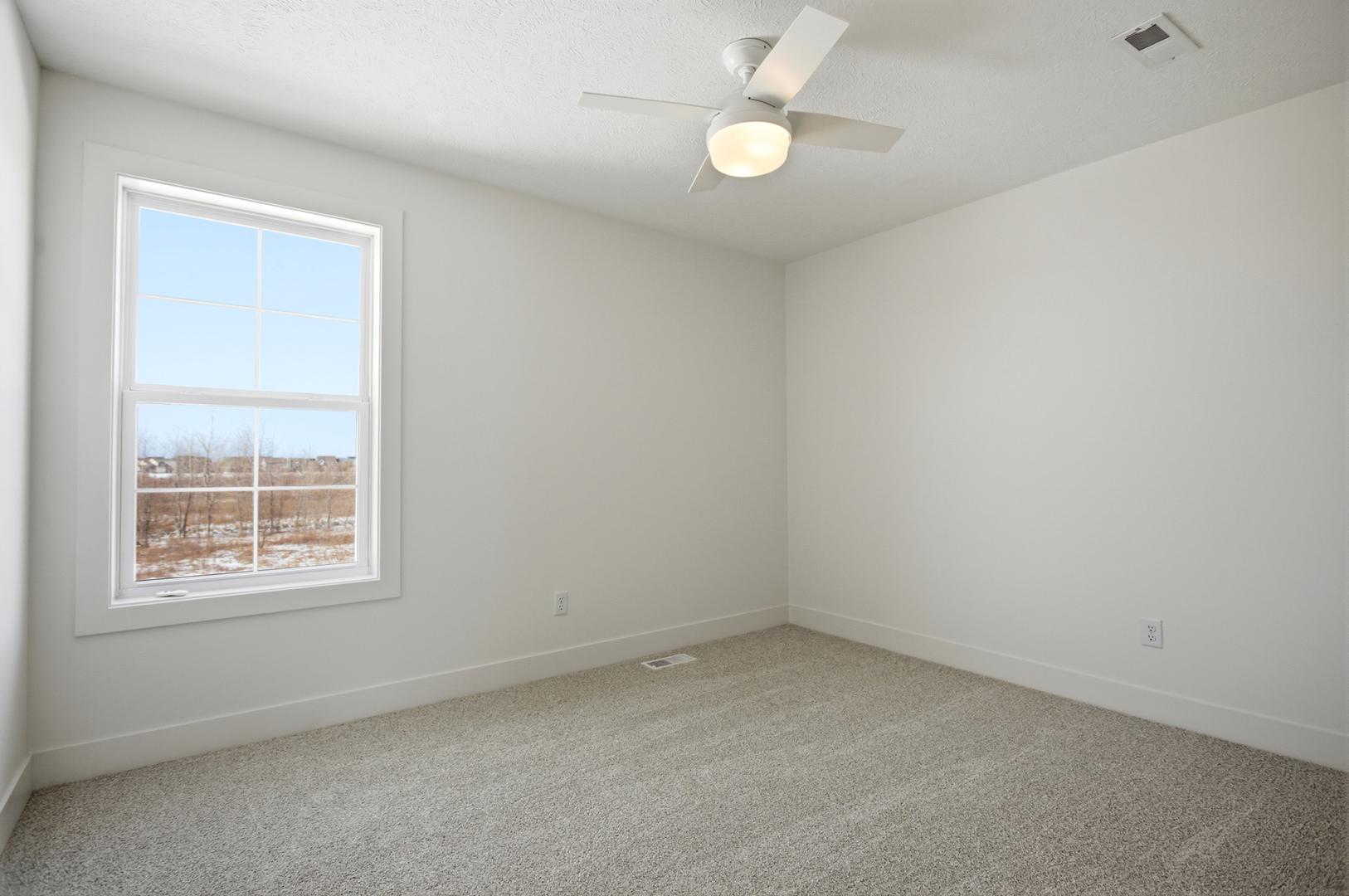 305 Harpers Ferry, Savoy, IL 61874