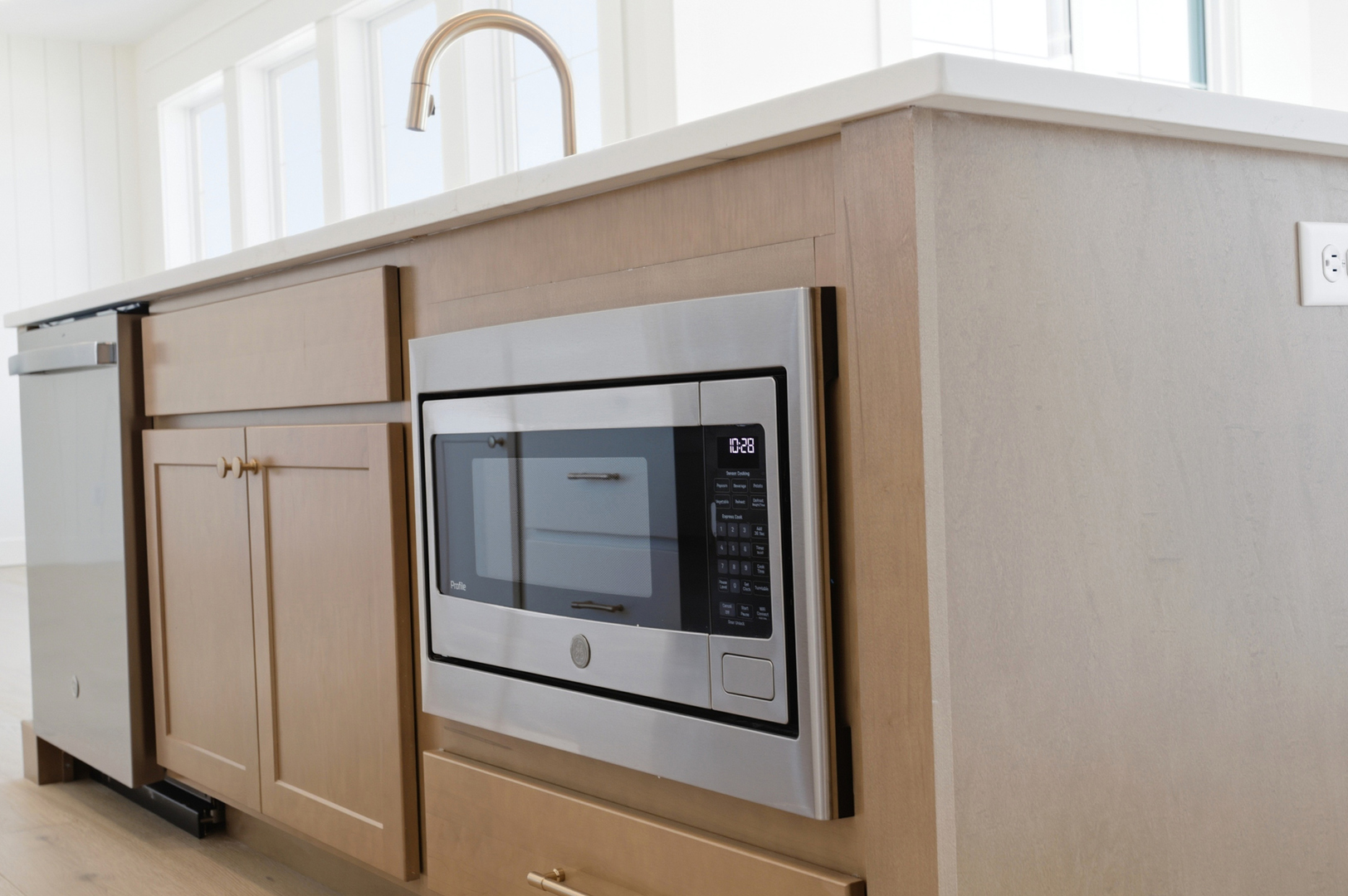 305 Harpers Ferry, Savoy, IL 61874