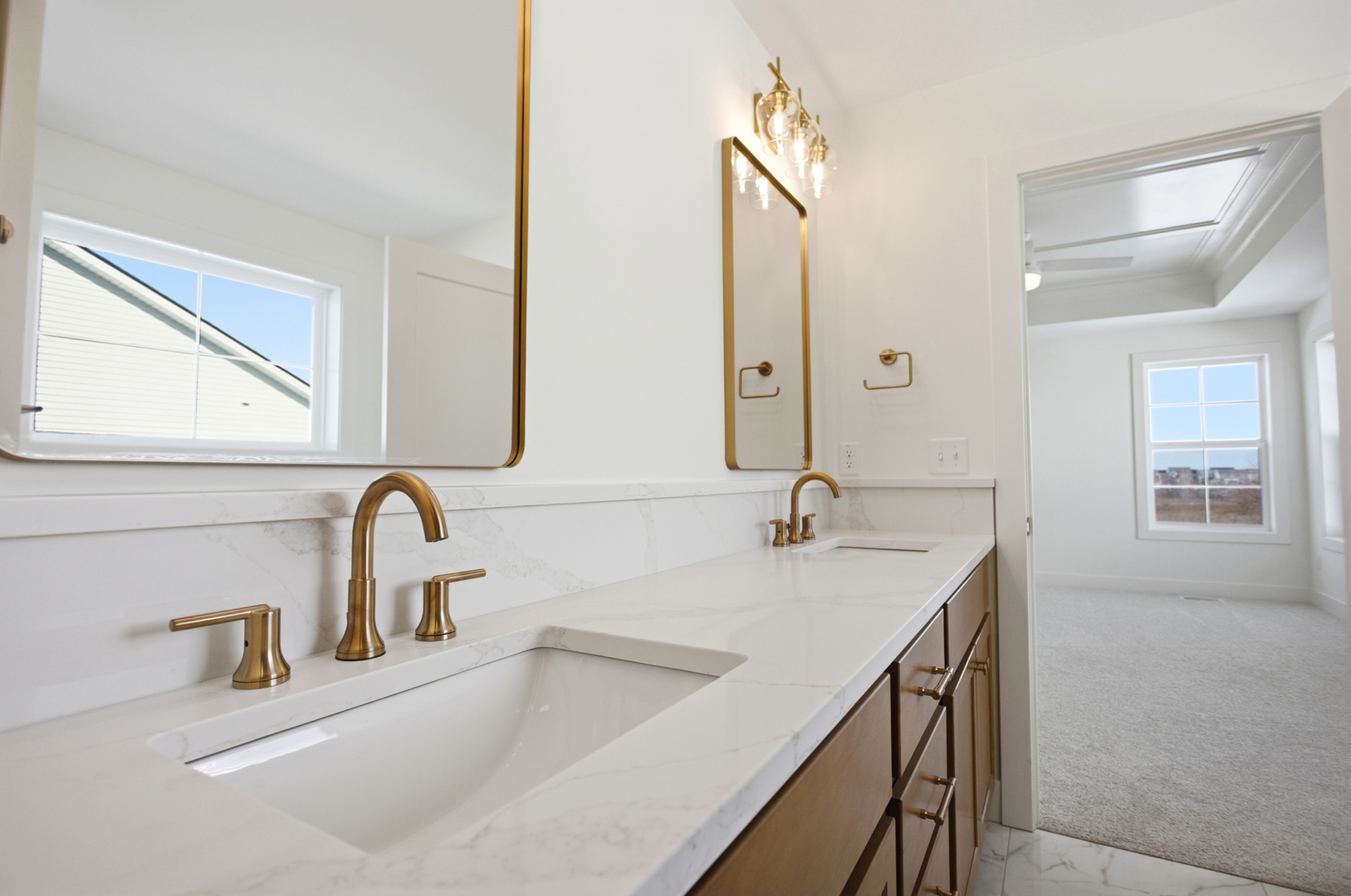 305 Harpers Ferry, Savoy, IL 61874