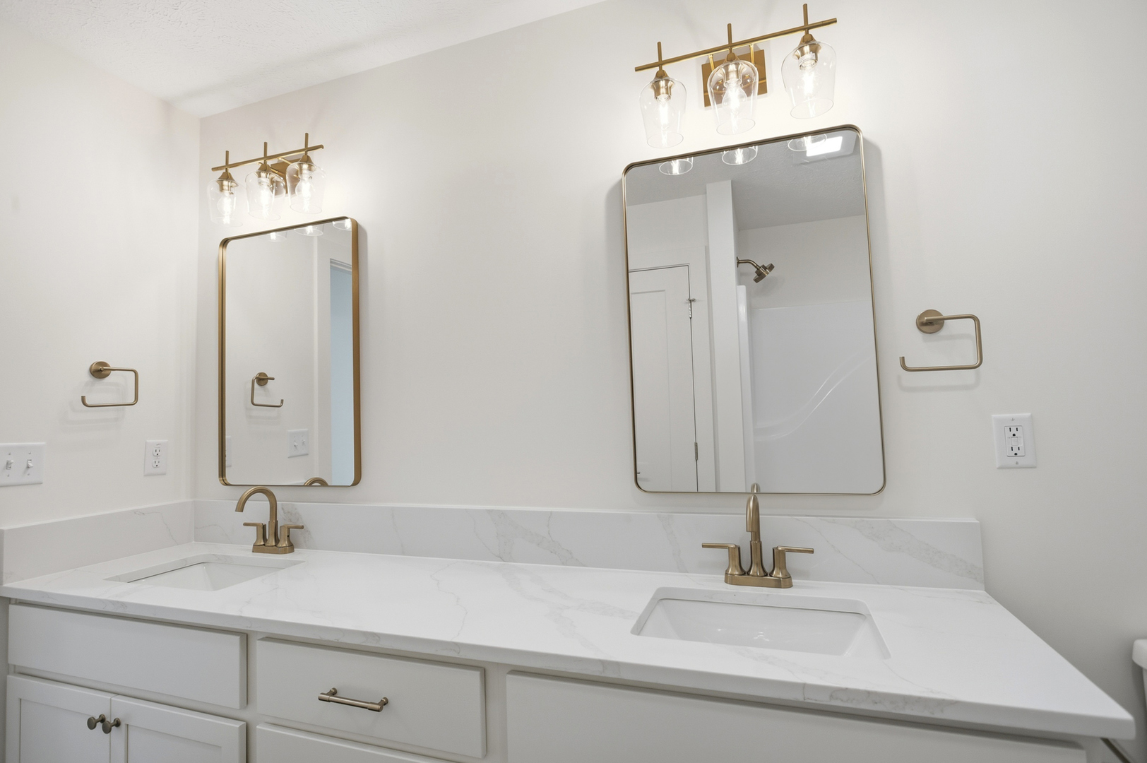 305 Harpers Ferry, Savoy, IL 61874