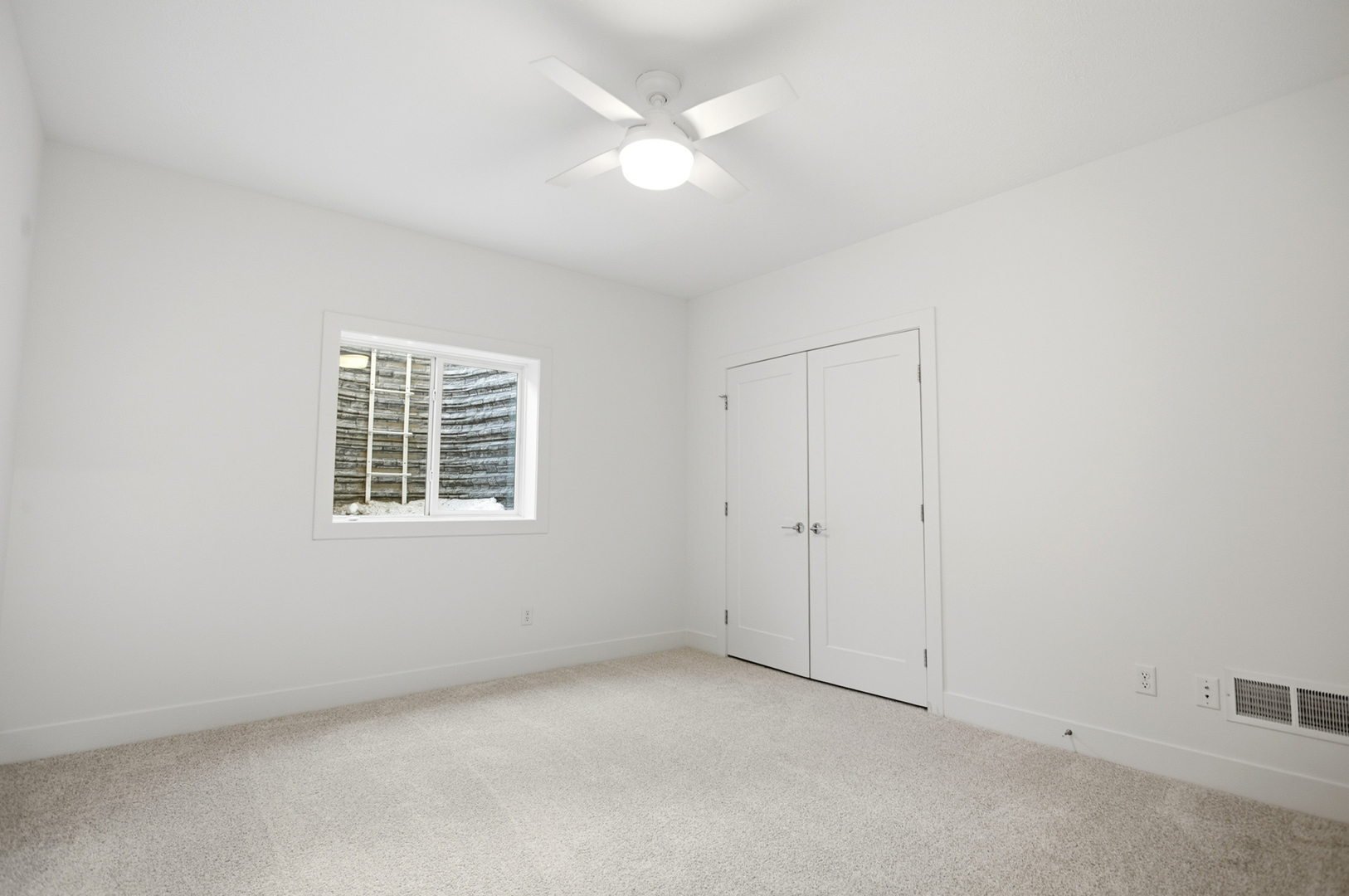 305 Harpers Ferry, Savoy, IL 61874