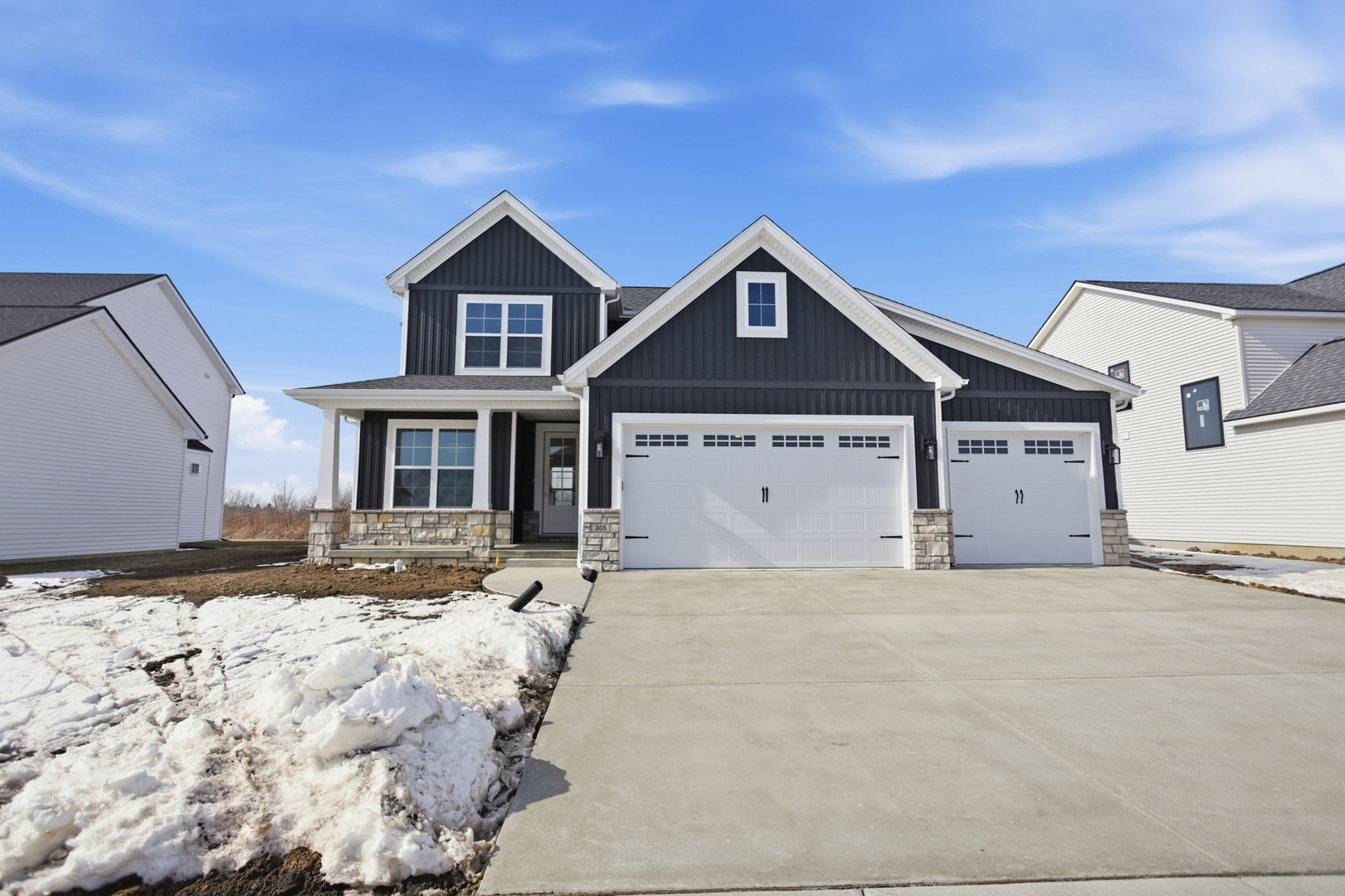 305 Harpers Ferry, Savoy, IL 61874