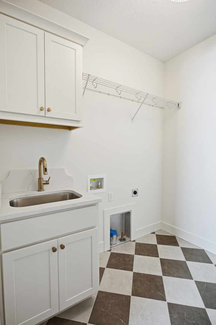 305 Harpers Ferry, Savoy, IL 61874