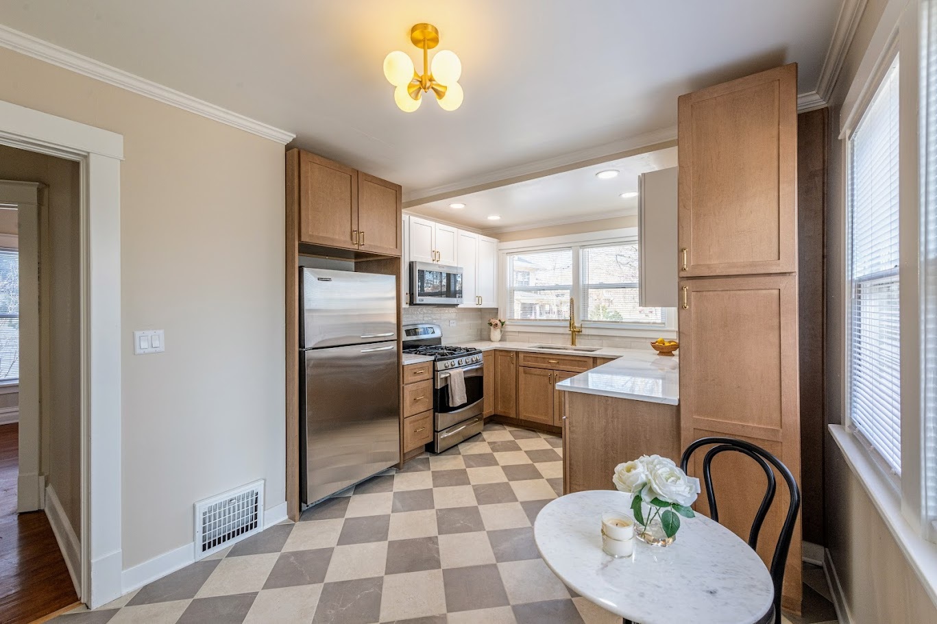 655 Glenwood Avenue, Joliet, IL 60435