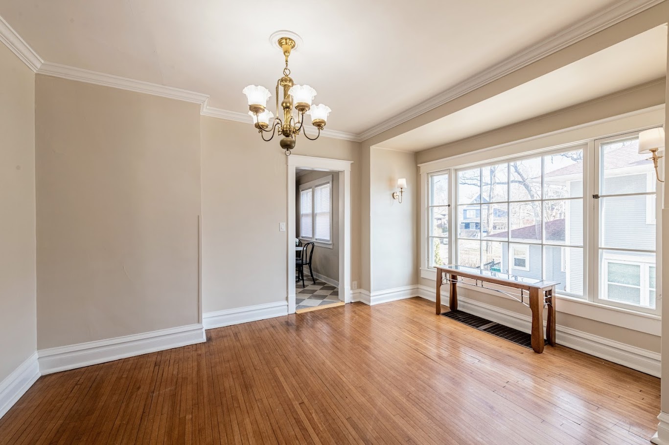 655 Glenwood Avenue, Joliet, IL 60435