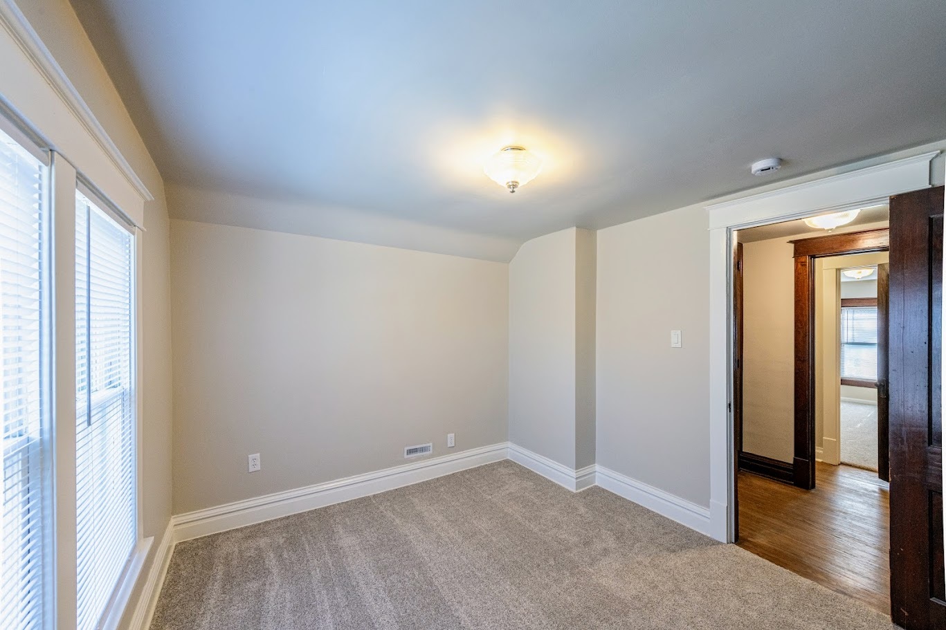 655 Glenwood Avenue, Joliet, IL 60435