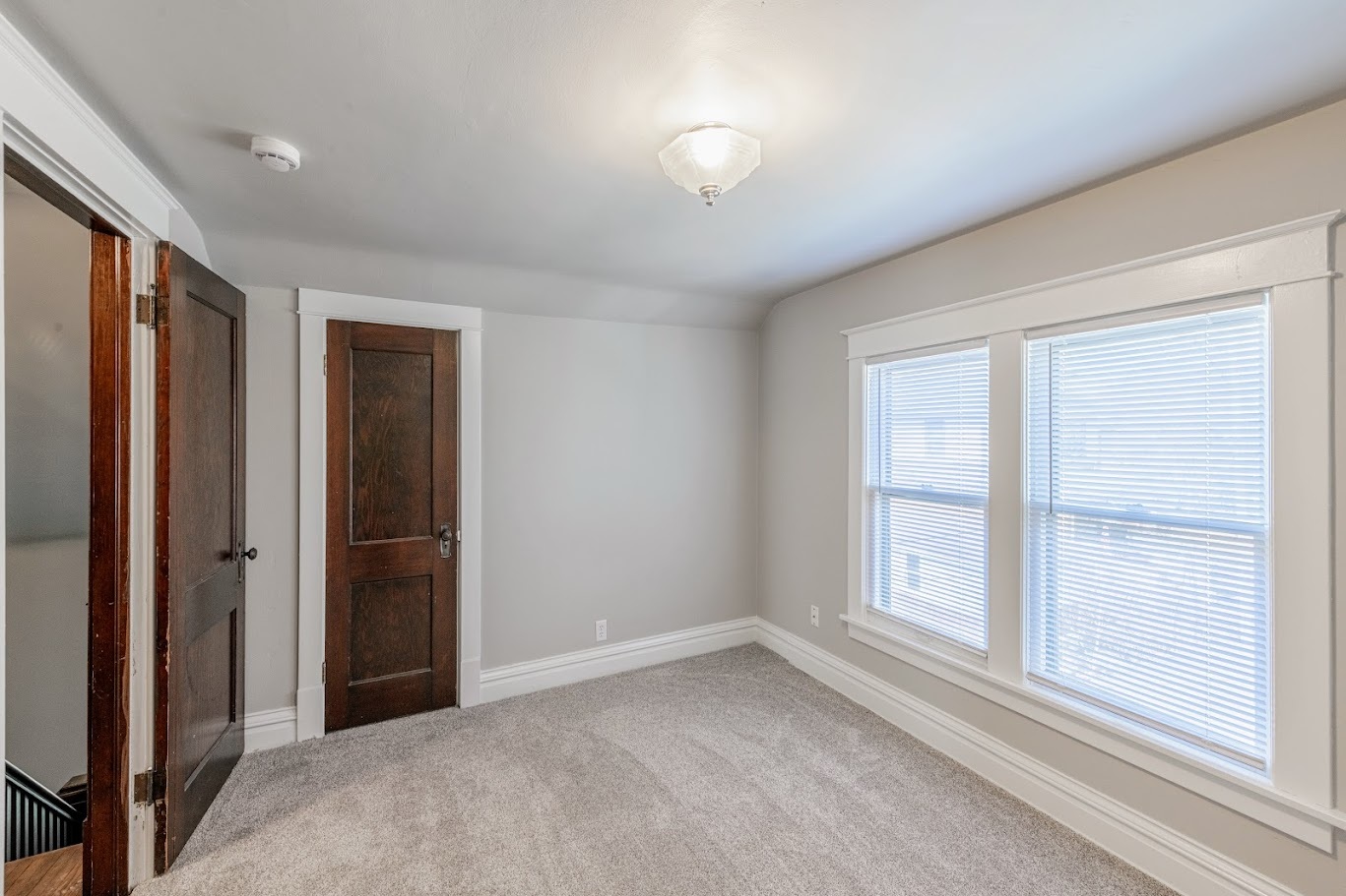 655 Glenwood Avenue, Joliet, IL 60435