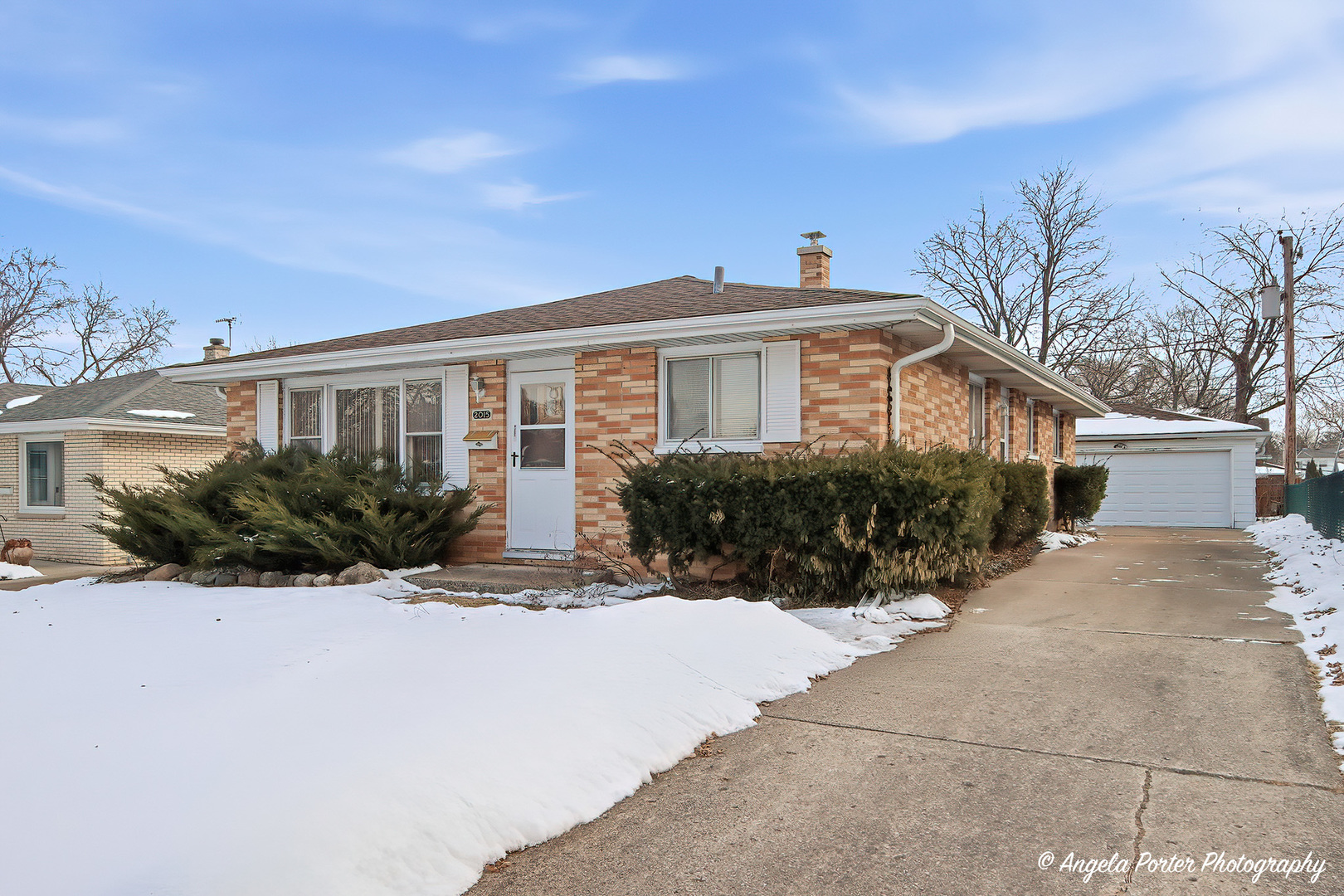 2015 N Jackson Street, Waukegan, IL 60087