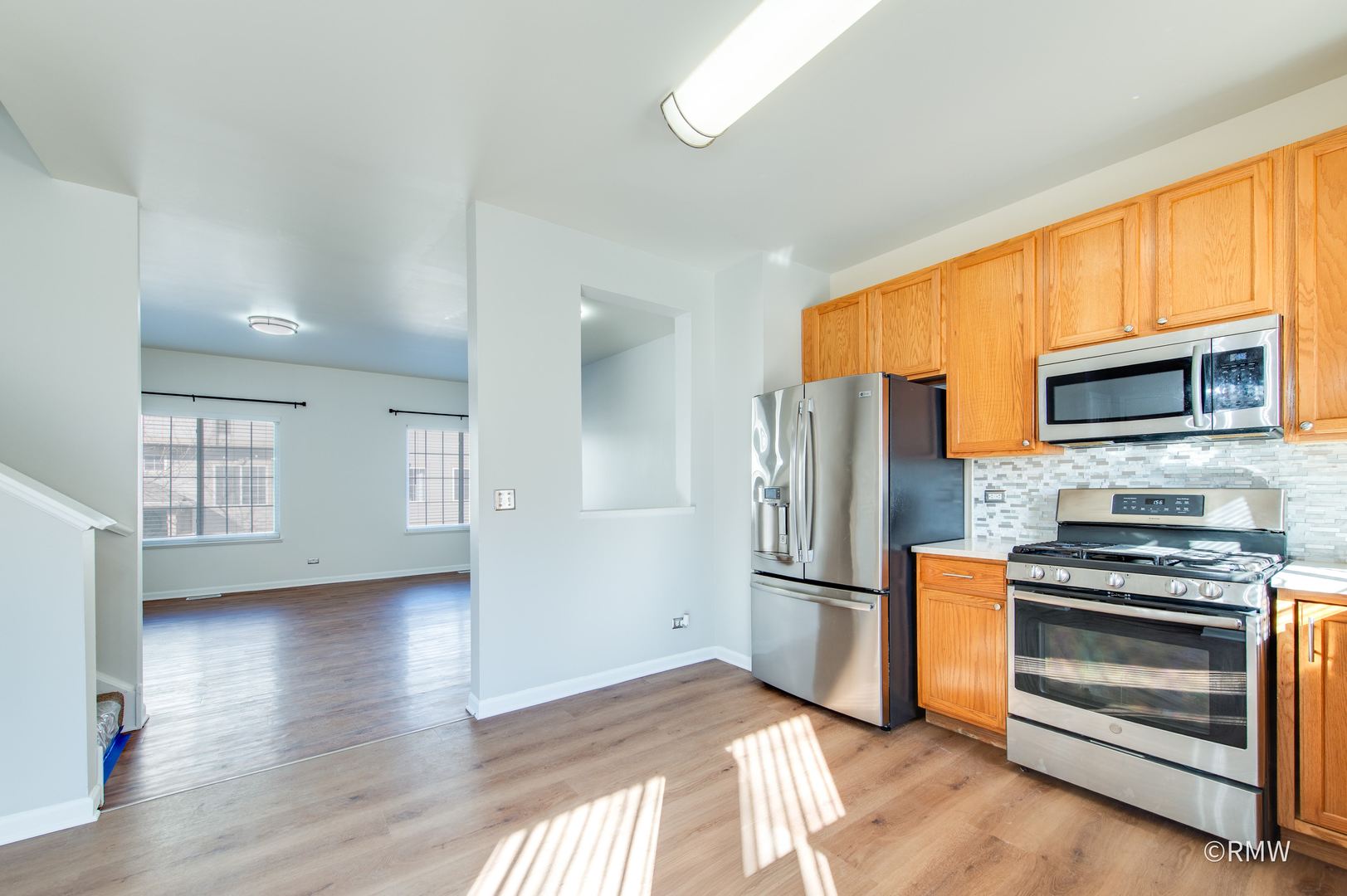 27 Monarch Drive, Streamwood, IL 60107