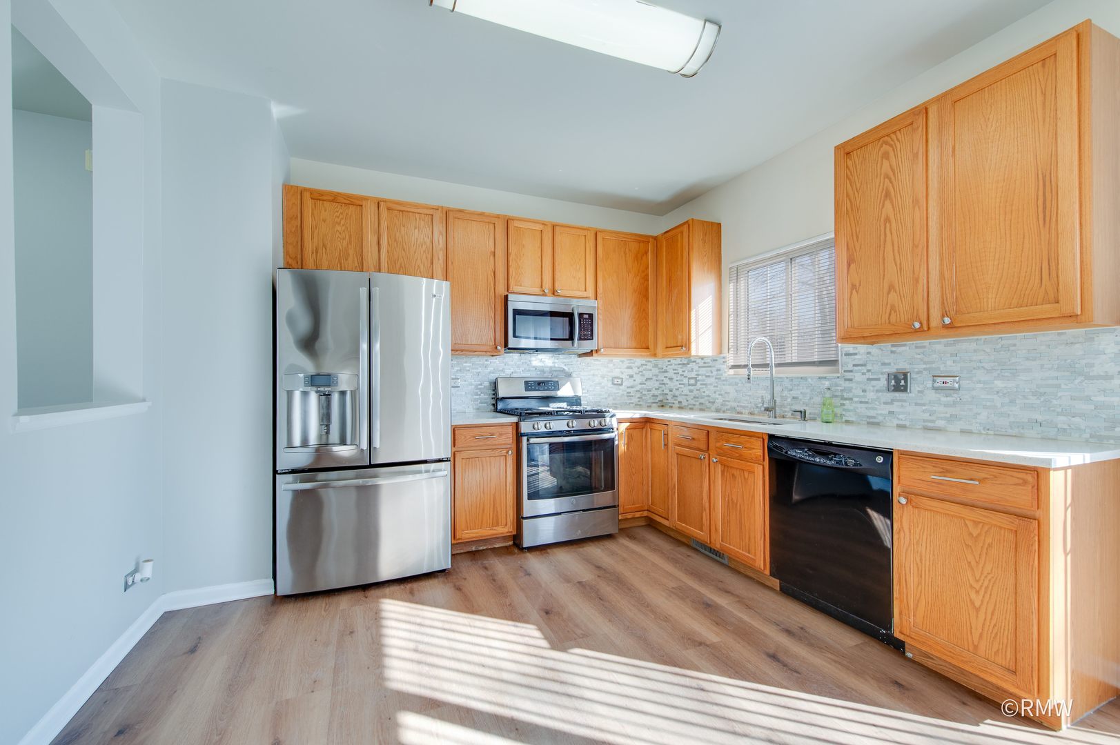 27 Monarch Drive, Streamwood, IL 60107