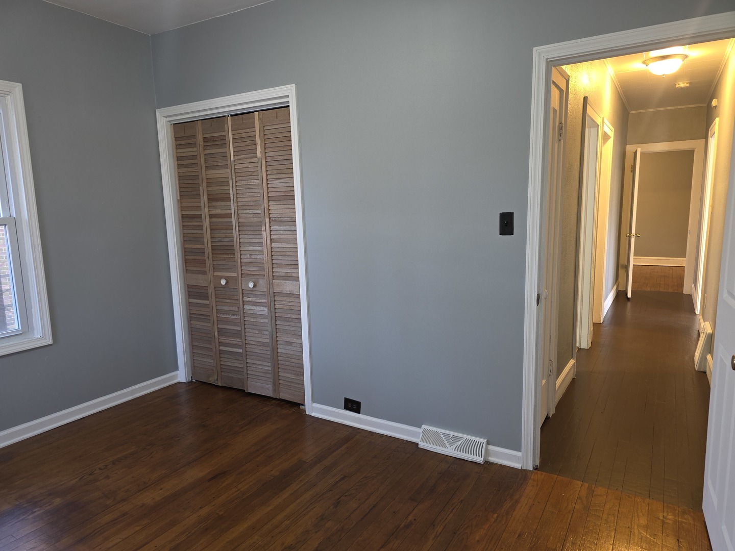 634 W Ridgeland Avenue, Waukegan, IL 60085