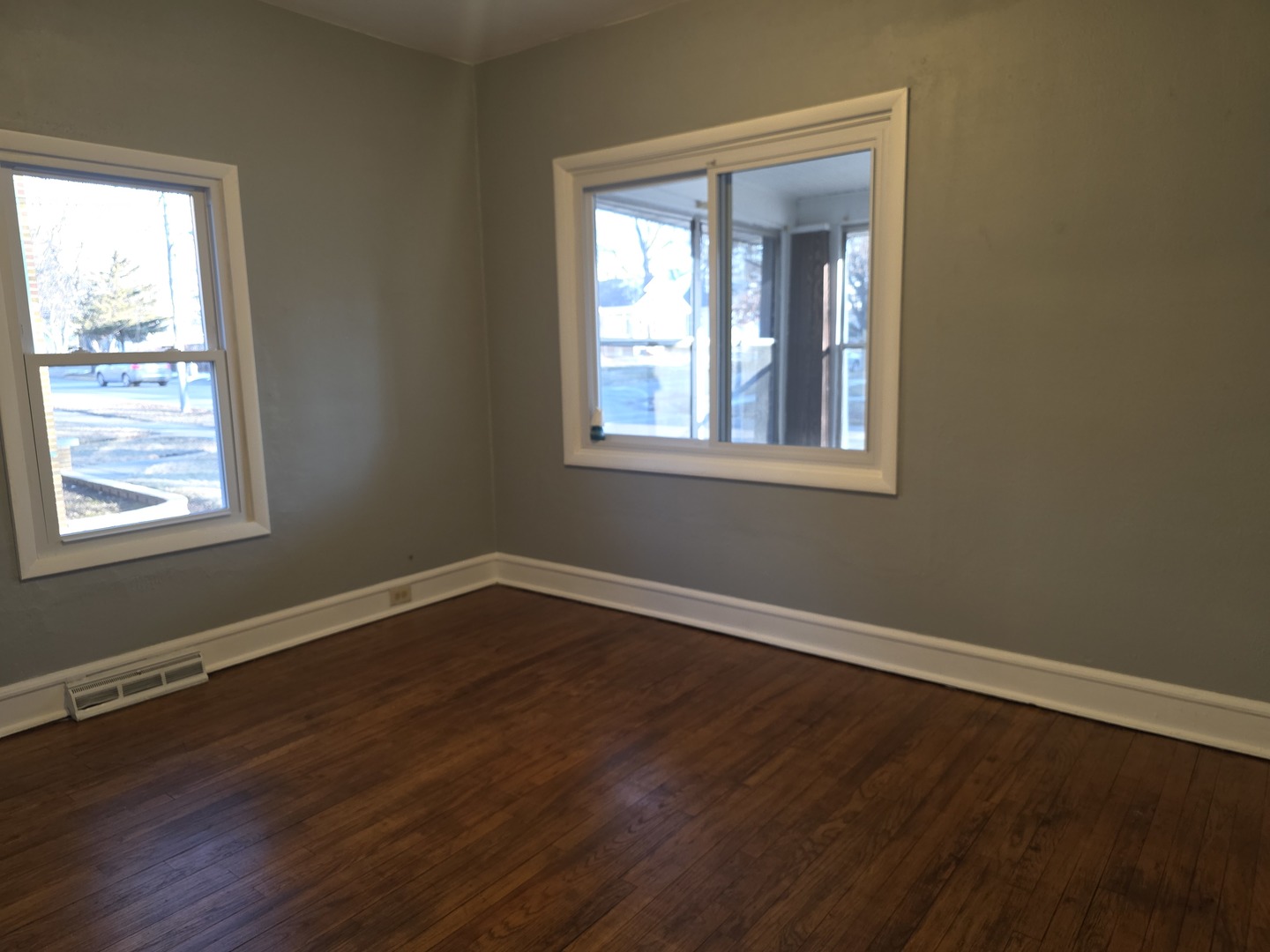 634 W Ridgeland Avenue, Waukegan, IL 60085