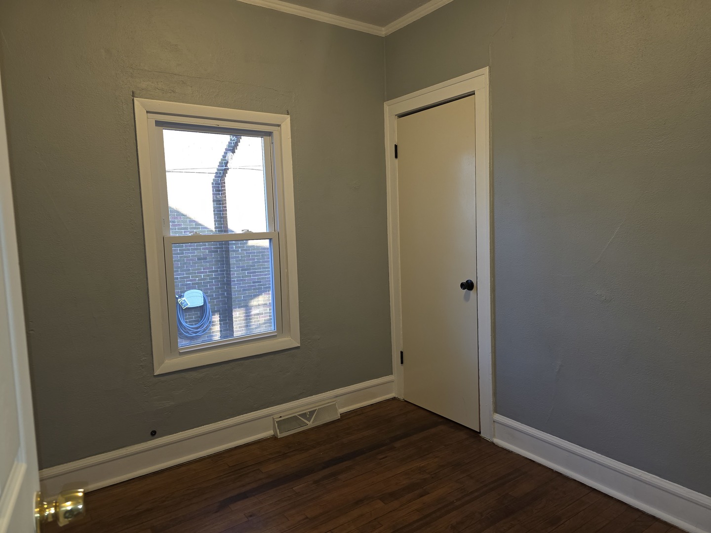 634 W Ridgeland Avenue, Waukegan, IL 60085