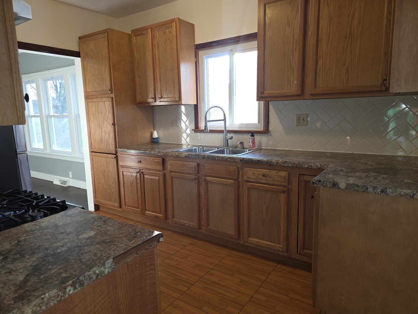 634 W Ridgeland Avenue, Waukegan, IL 60085