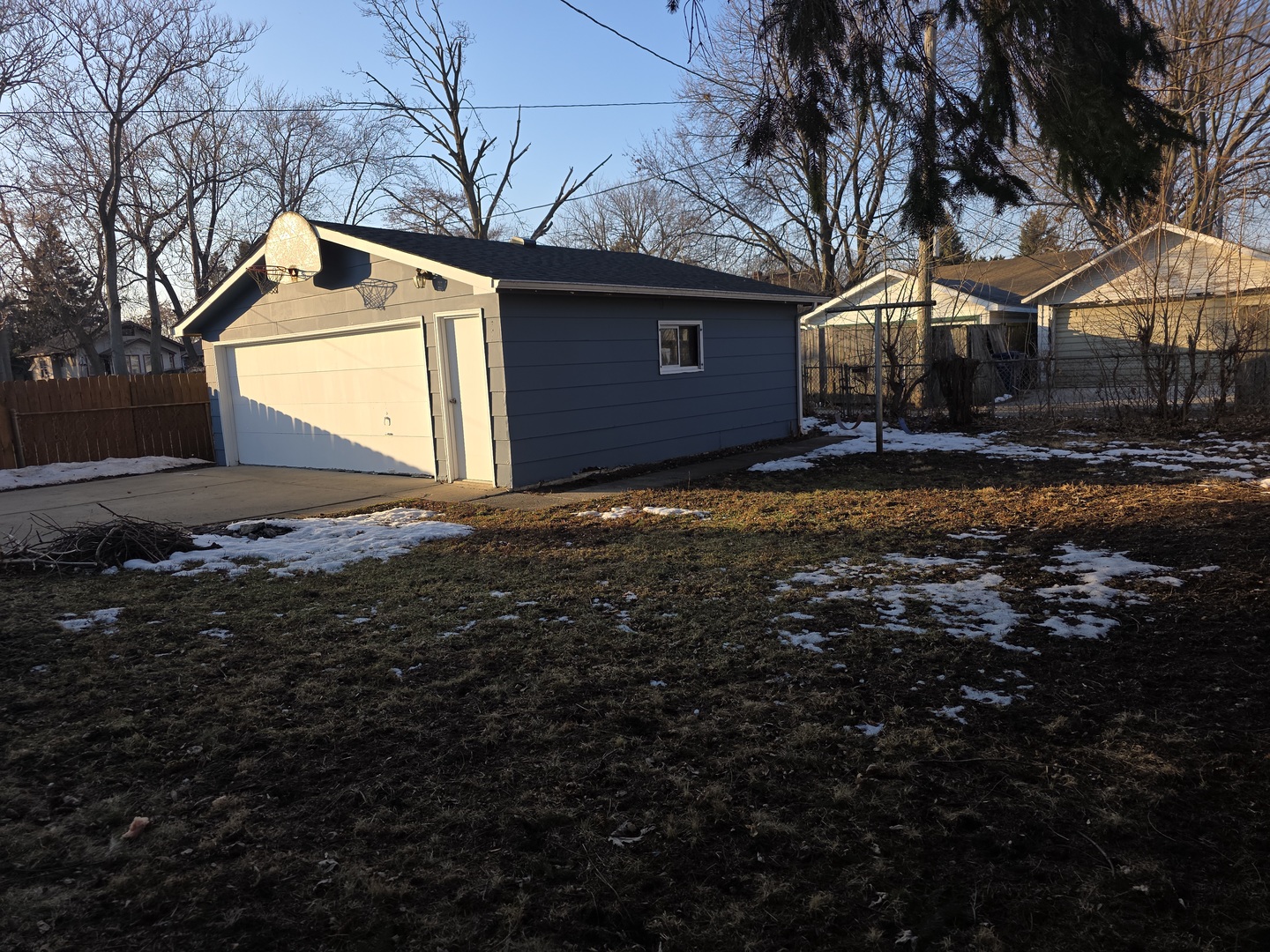 634 W Ridgeland Avenue, Waukegan, IL 60085
