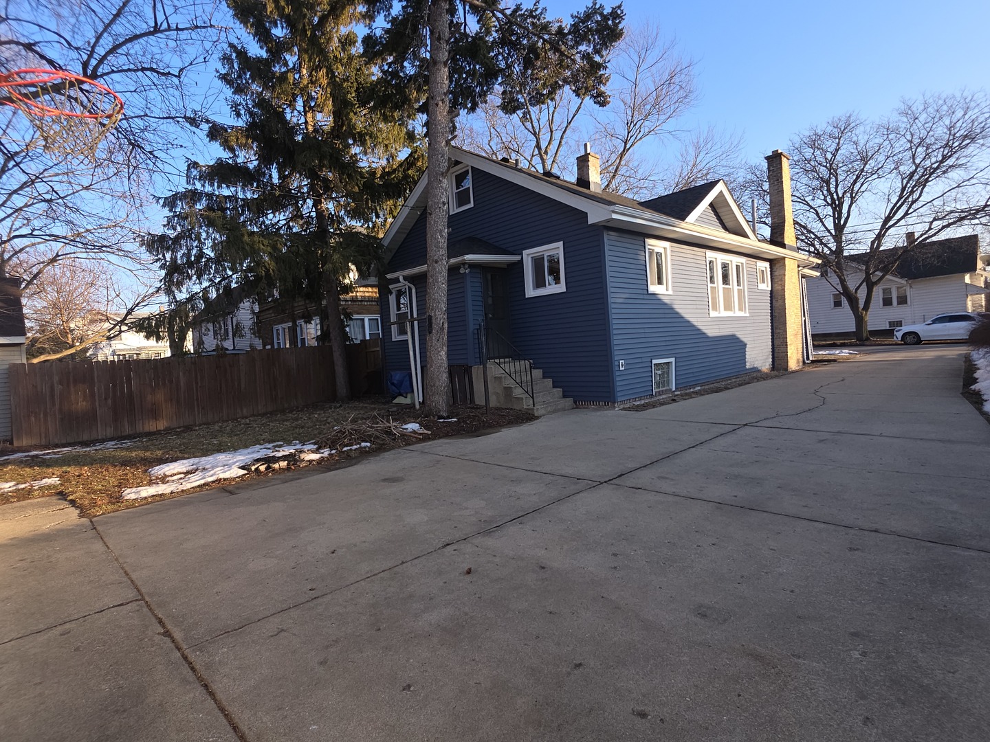 634 W Ridgeland Avenue, Waukegan, IL 60085