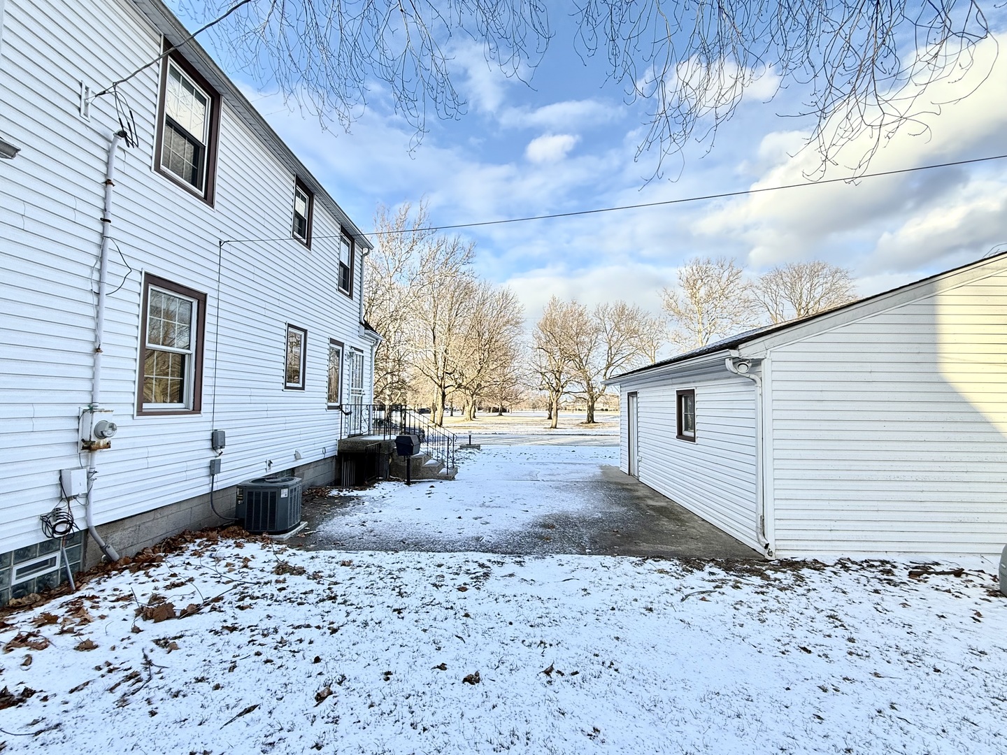 18005 Arcadia Avenue, Lansing, IL 60438