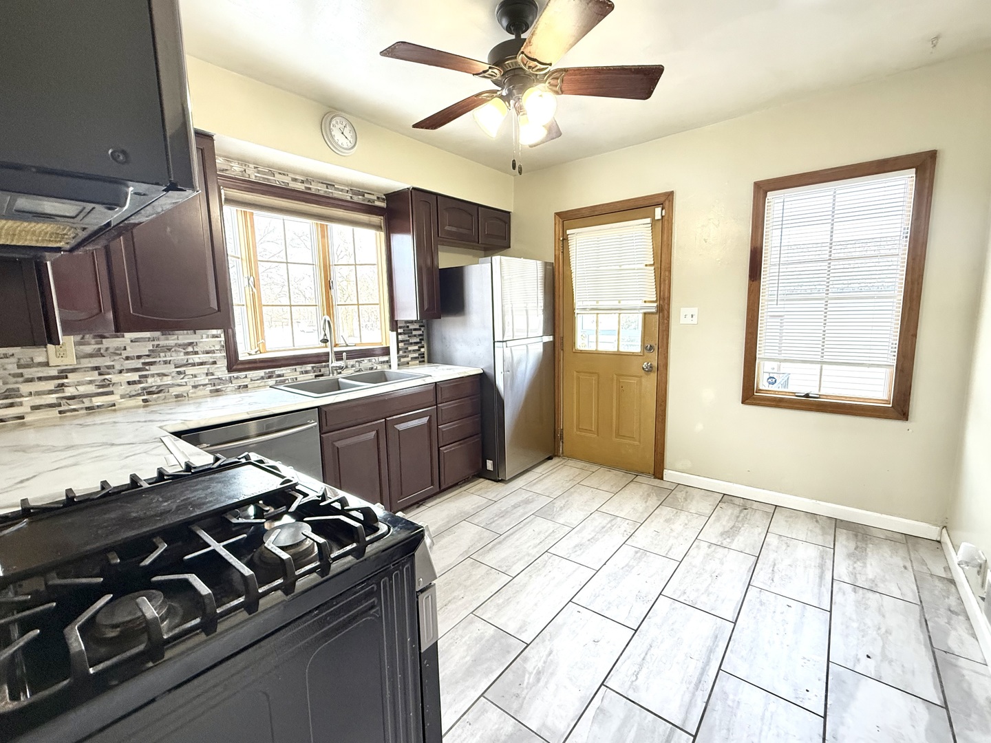 18005 Arcadia Avenue, Lansing, IL 60438