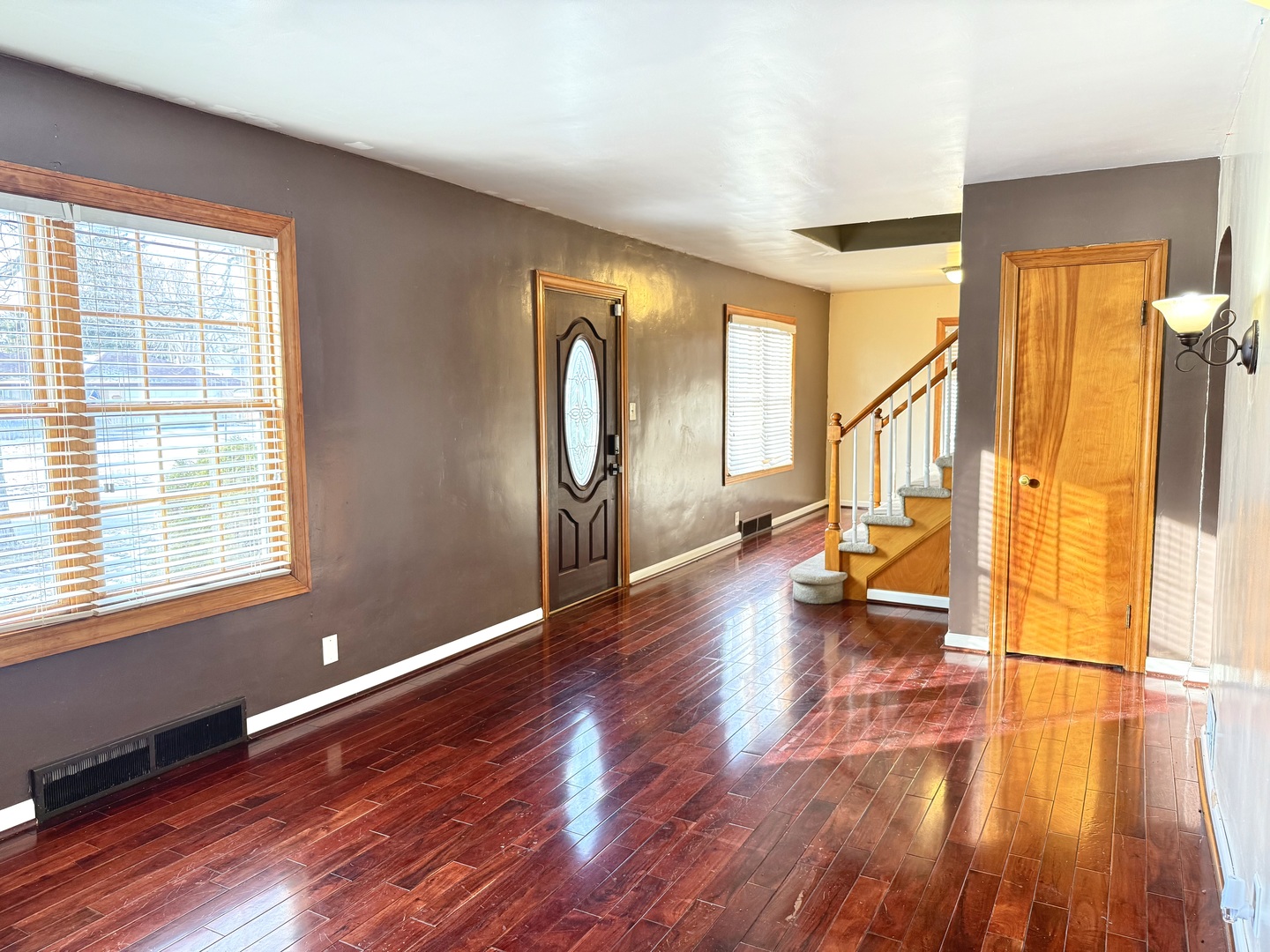 18005 Arcadia Avenue, Lansing, IL 60438