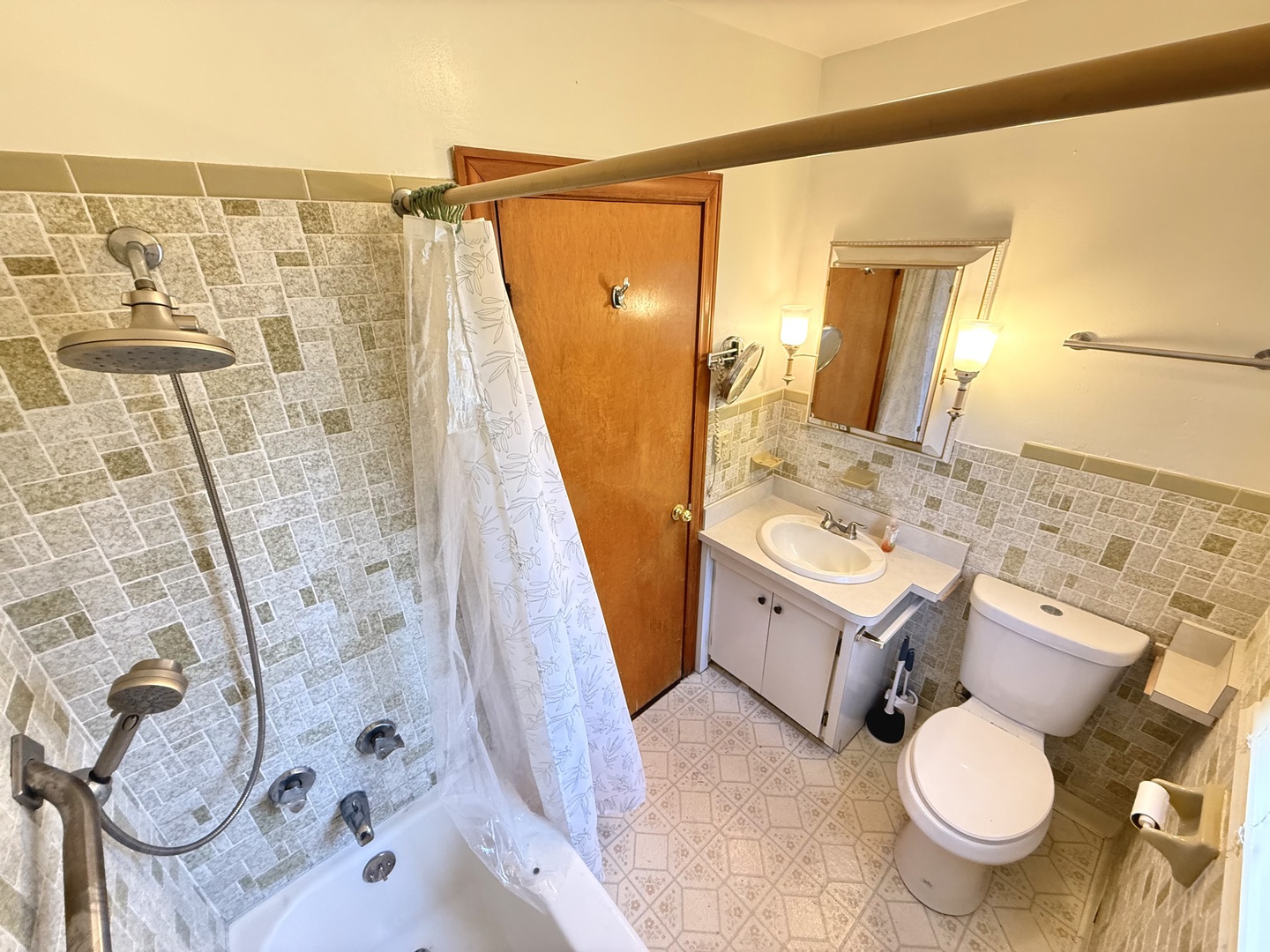 18005 Arcadia Avenue, Lansing, IL 60438