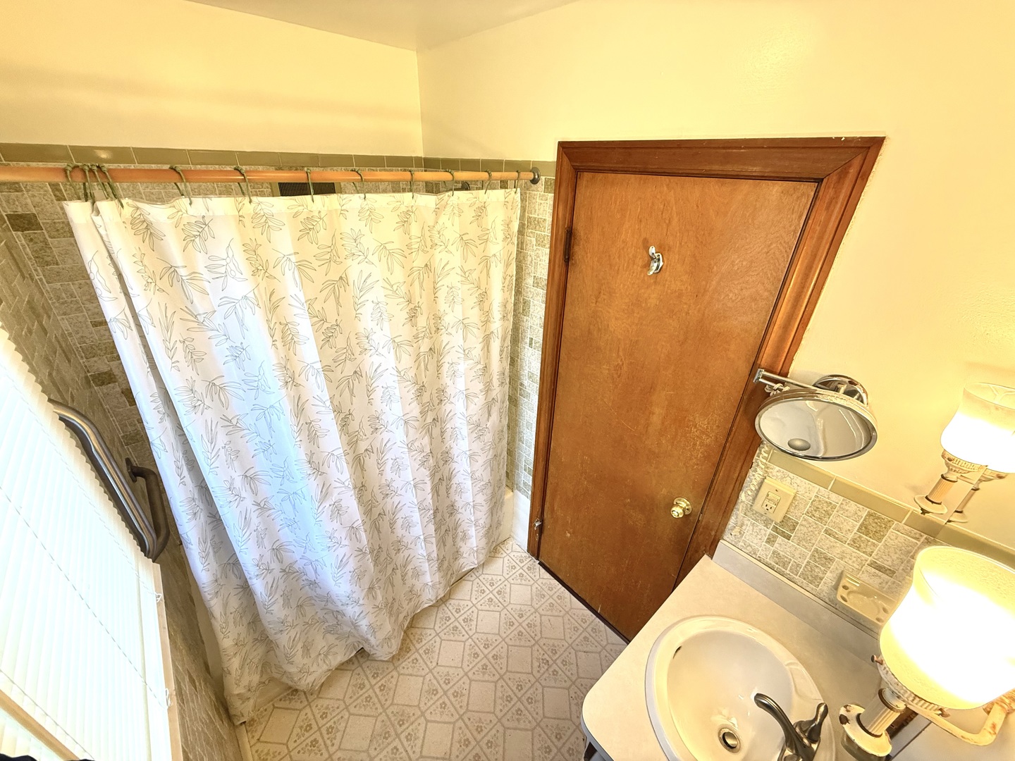 18005 Arcadia Avenue, Lansing, IL 60438