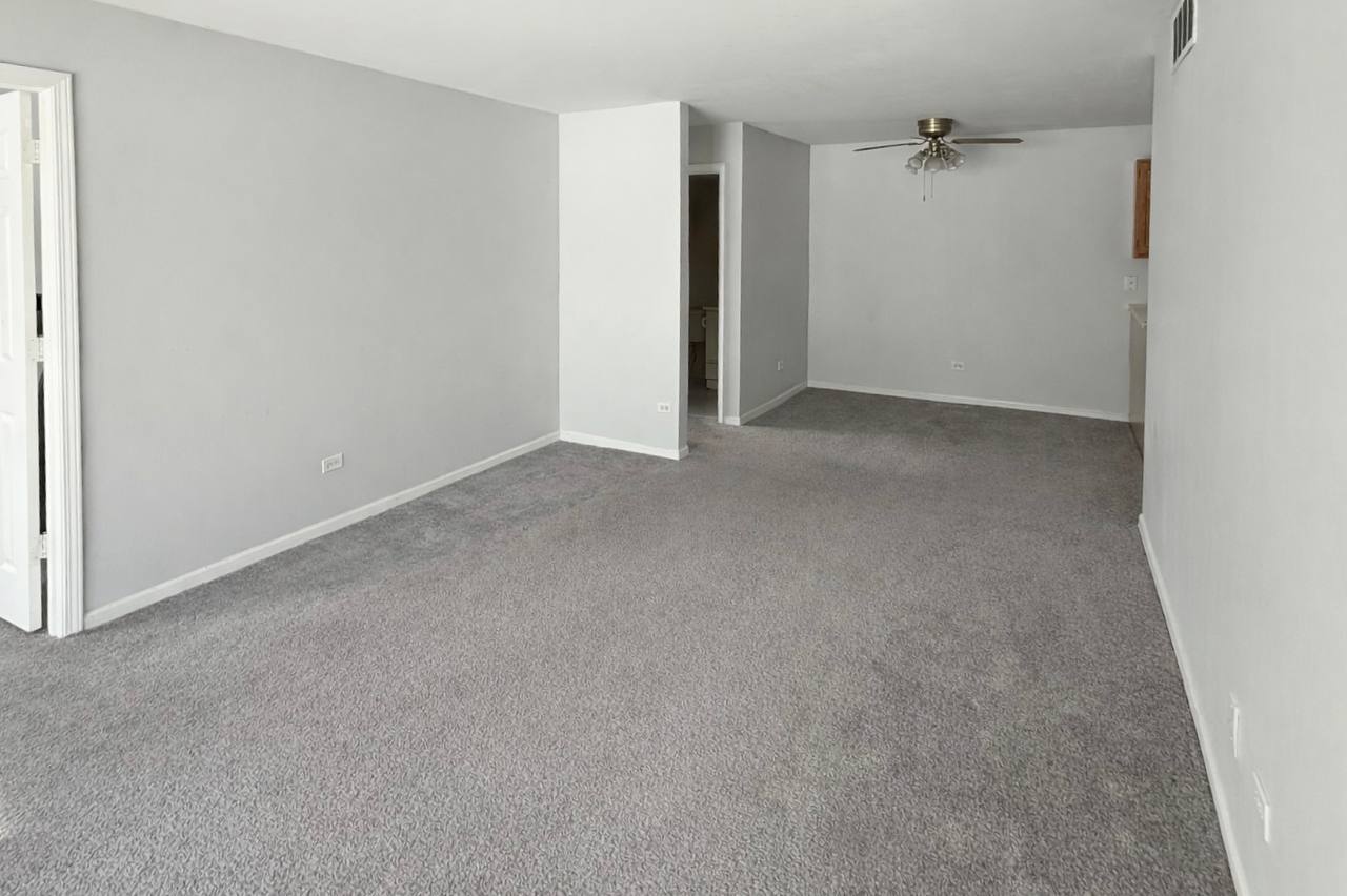 523 Bridle Trail, Wheeling, IL 60090