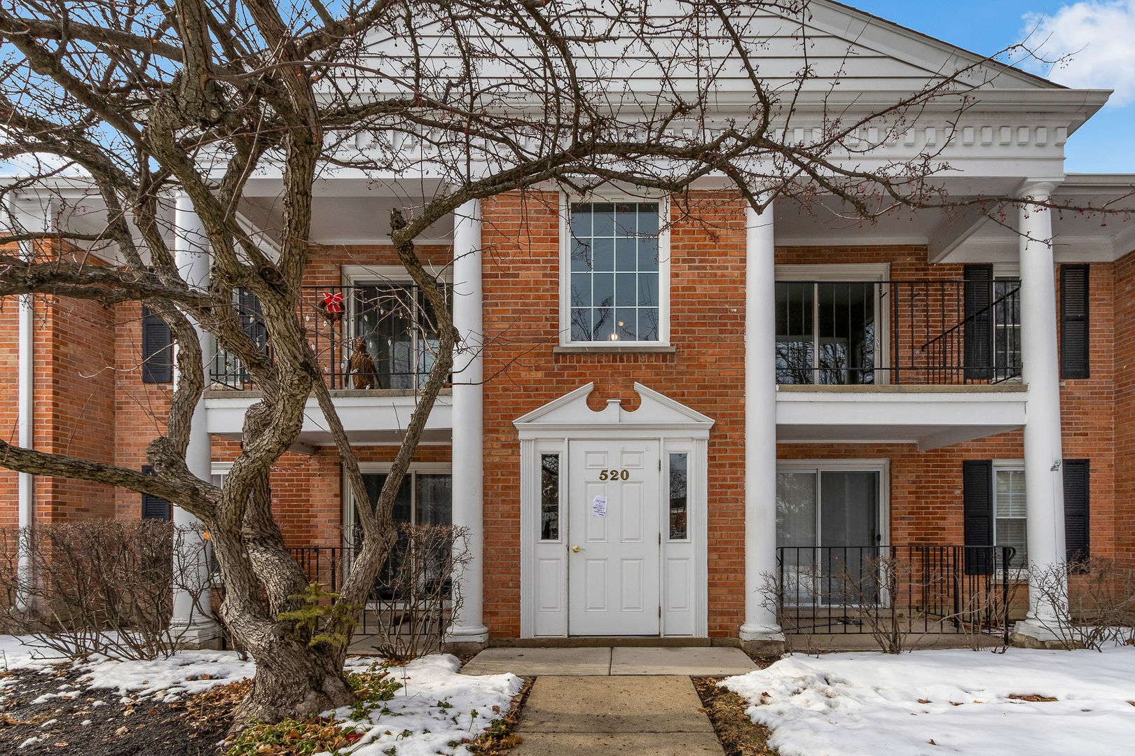 520 Shorely Drive #201, Barrington, IL 60010