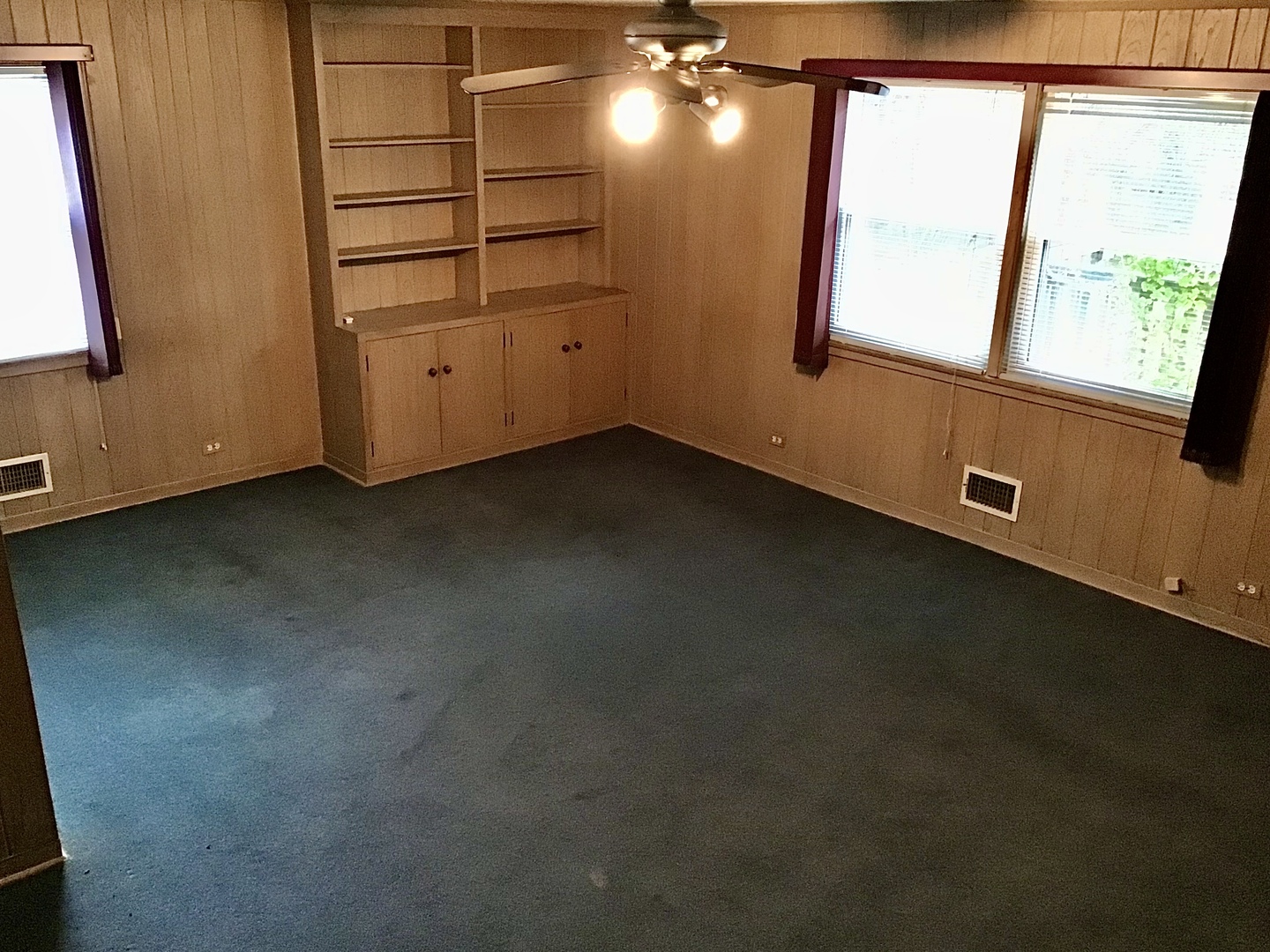 9532 Springfield Avenue, Evanston, IL 60203