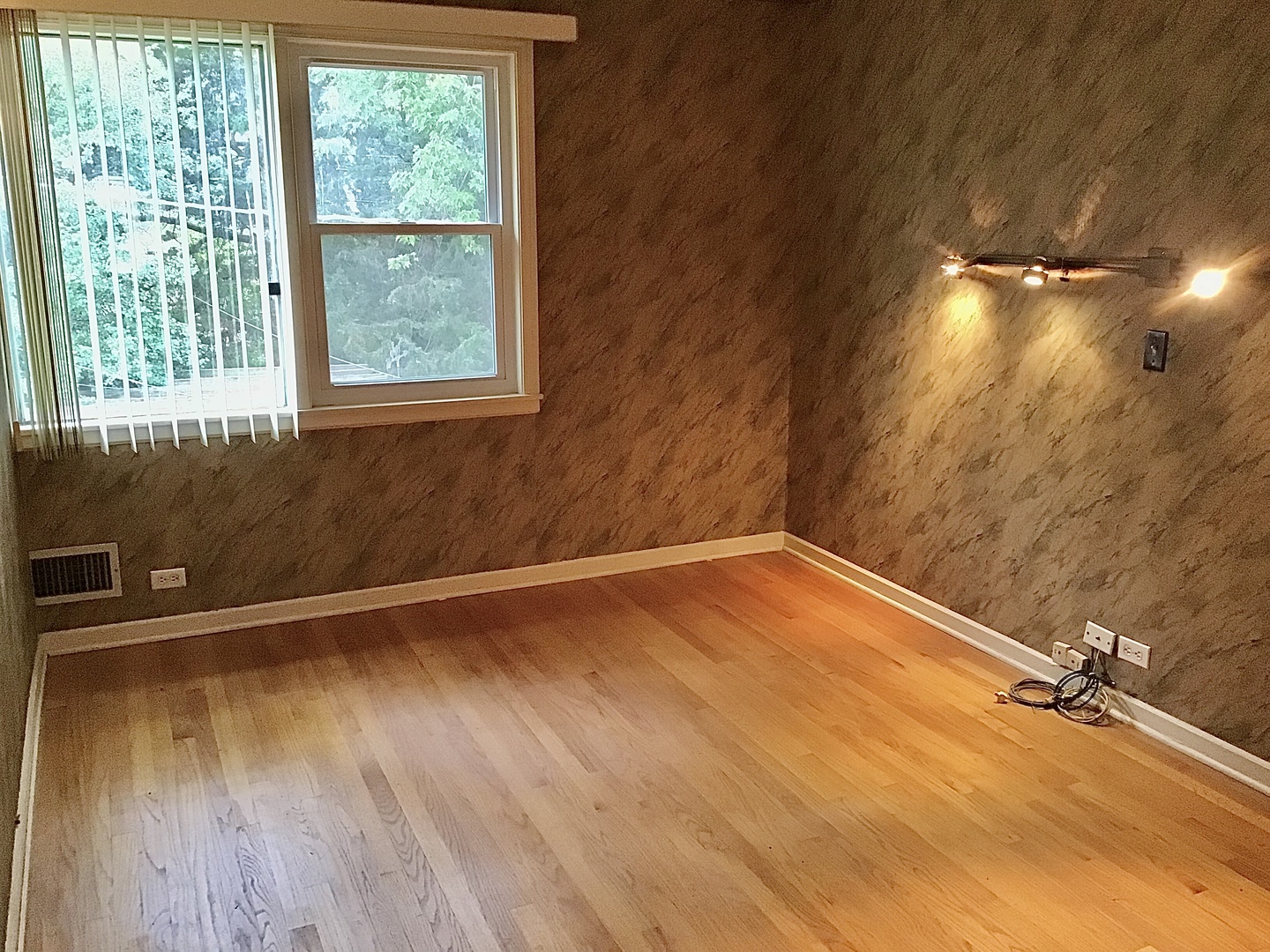 9532 Springfield Avenue, Evanston, IL 60203