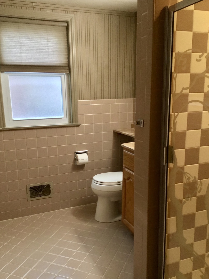 9532 Springfield Avenue, Evanston, IL 60203