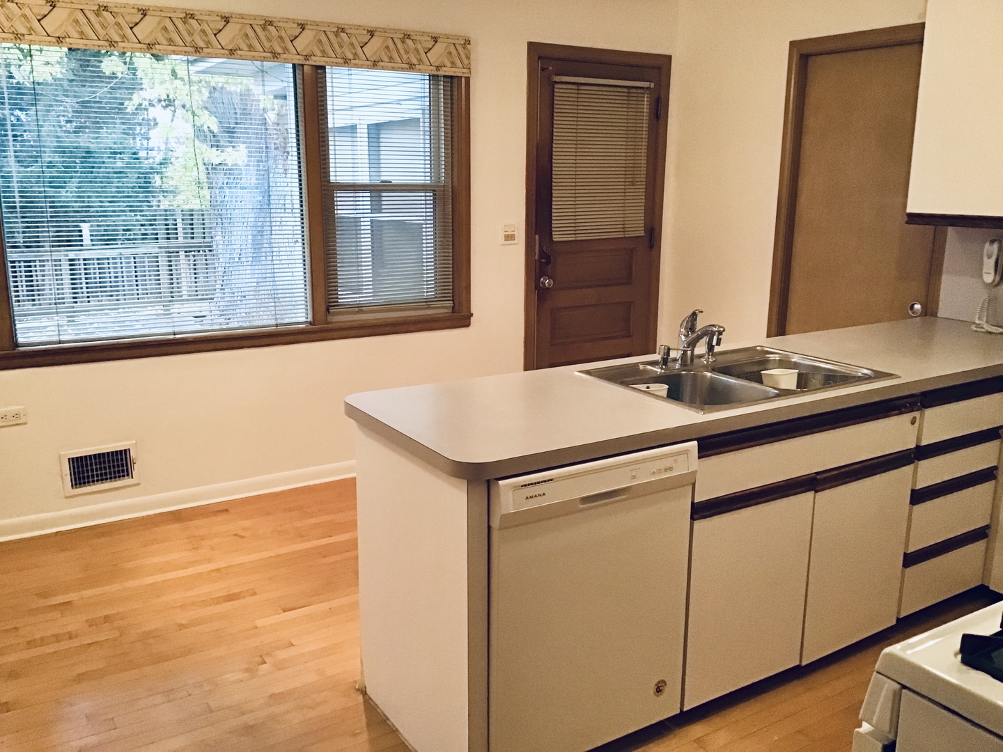 9532 Springfield Avenue, Evanston, IL 60203