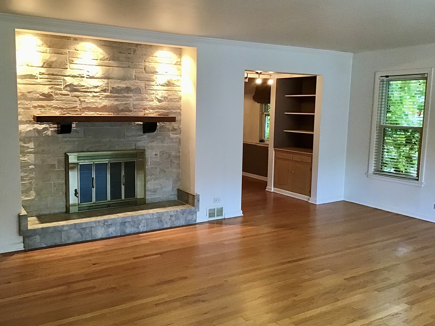 9532 Springfield Avenue, Evanston, IL 60203