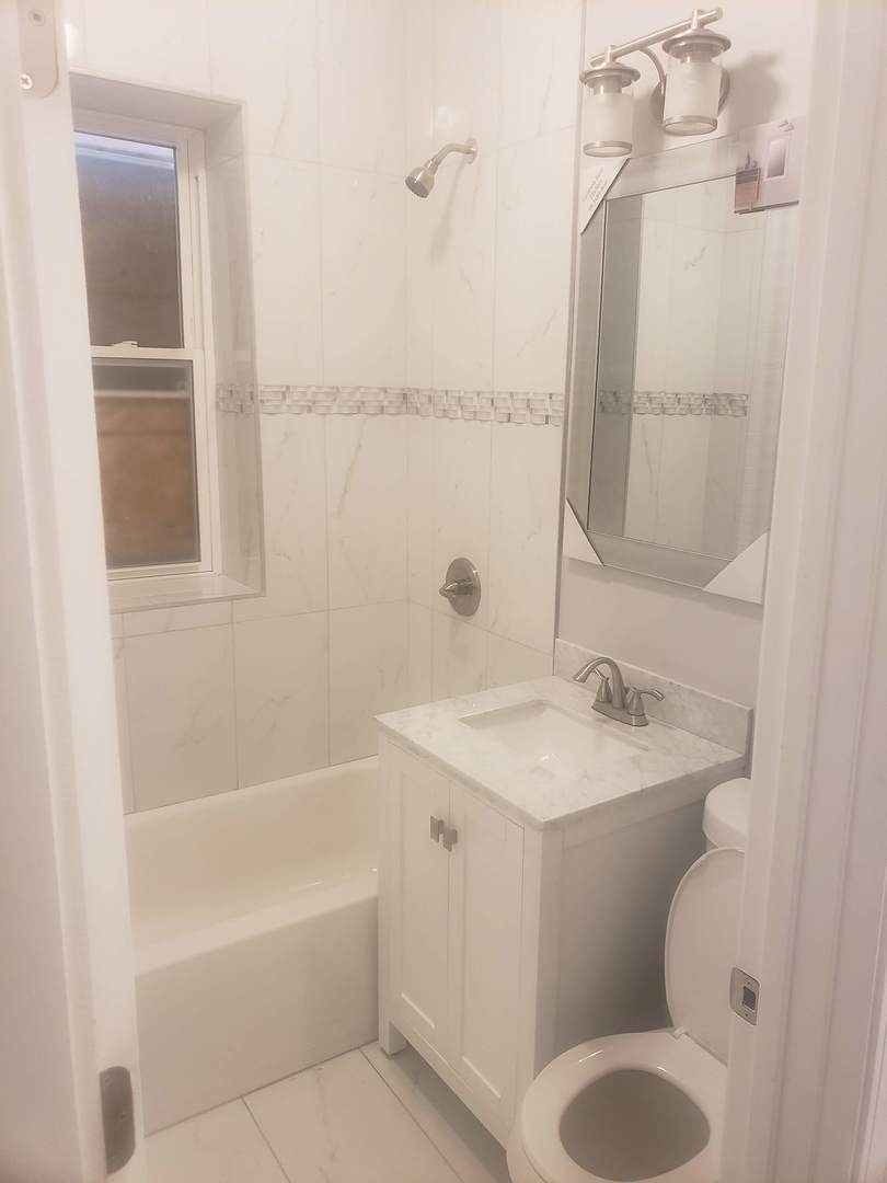 8005 S Maryland Avenue, Chicago, IL 60619