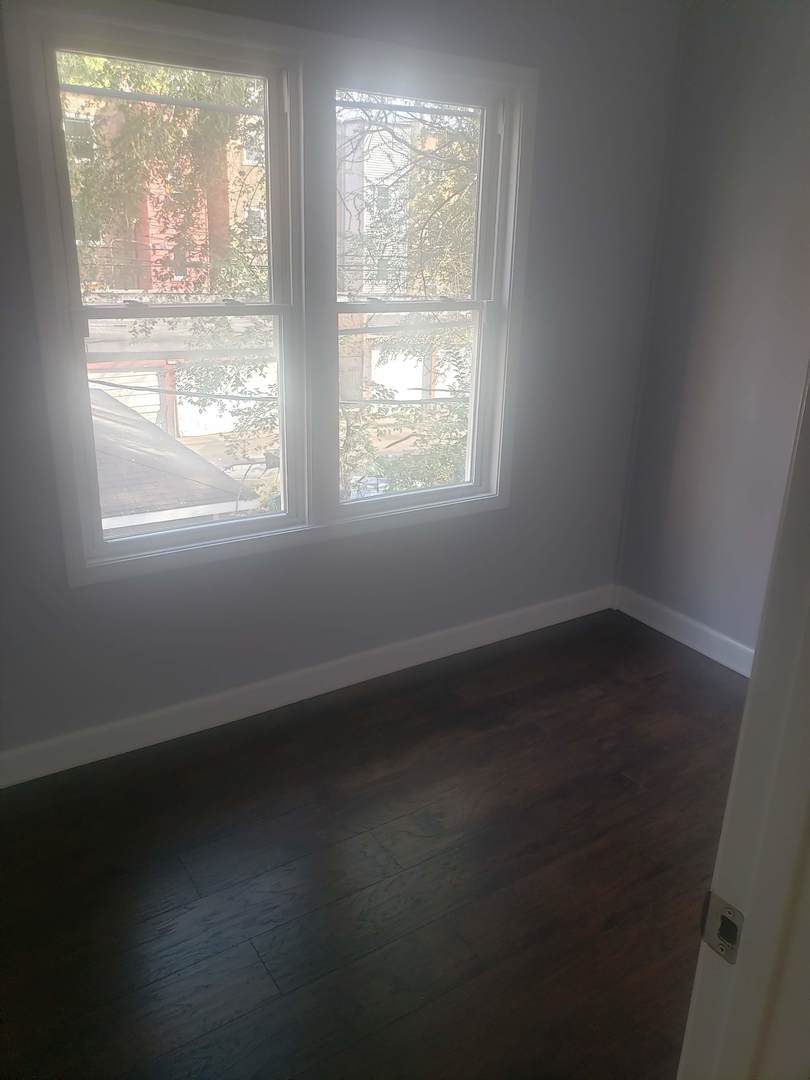 8005 S Maryland Avenue, Chicago, IL 60619