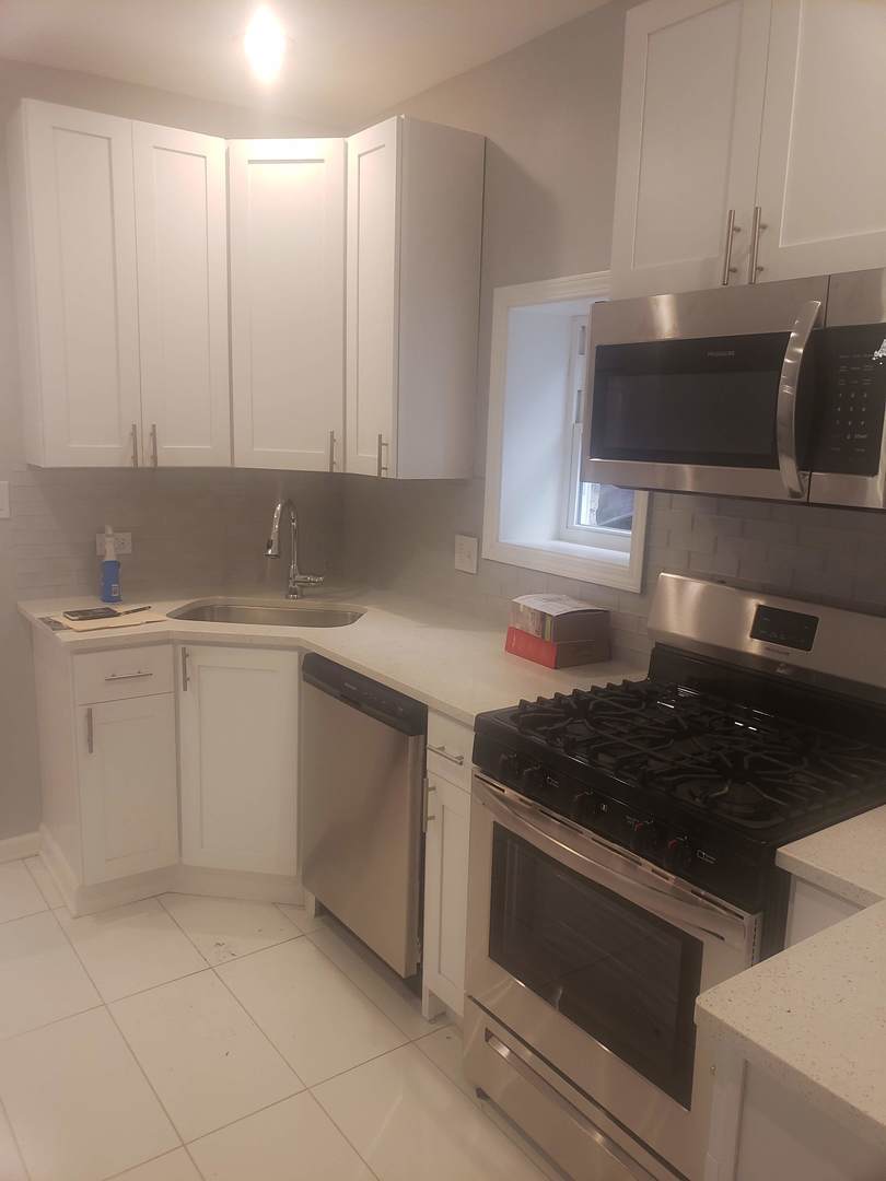 8005 S Maryland Avenue, Chicago, IL 60619