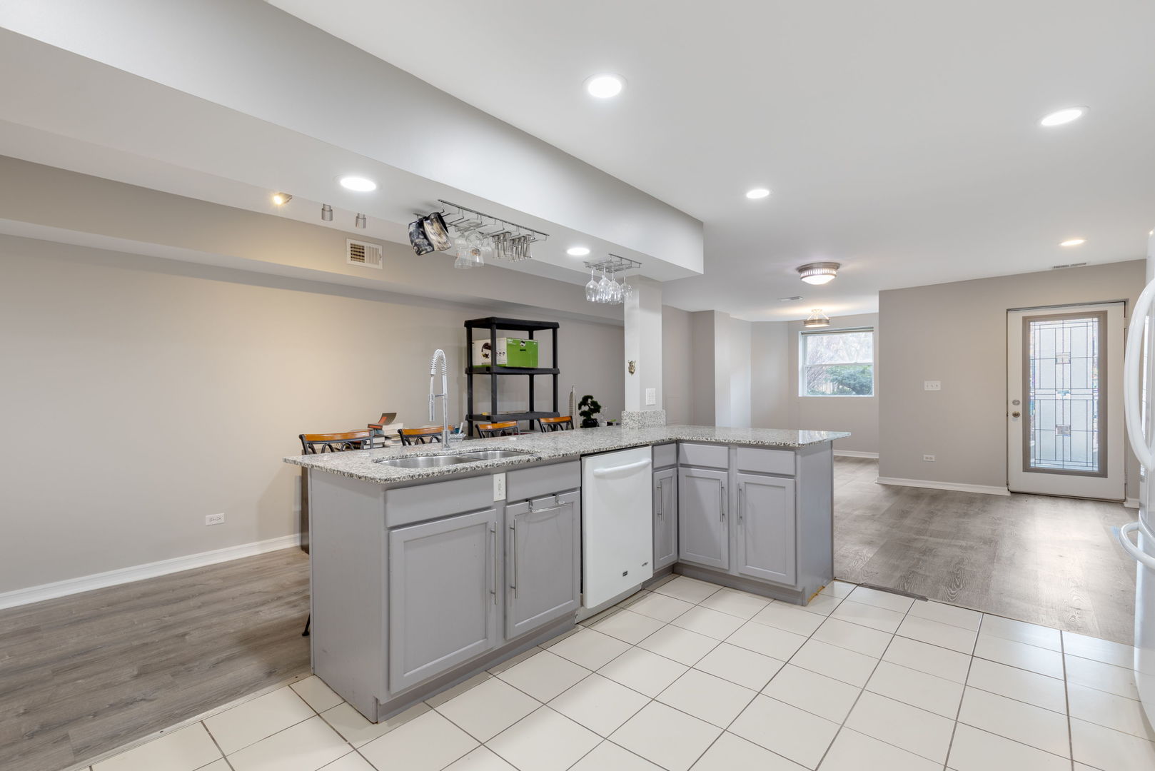 5726 N Kenmore Avenue #GS, Chicago, IL 60660