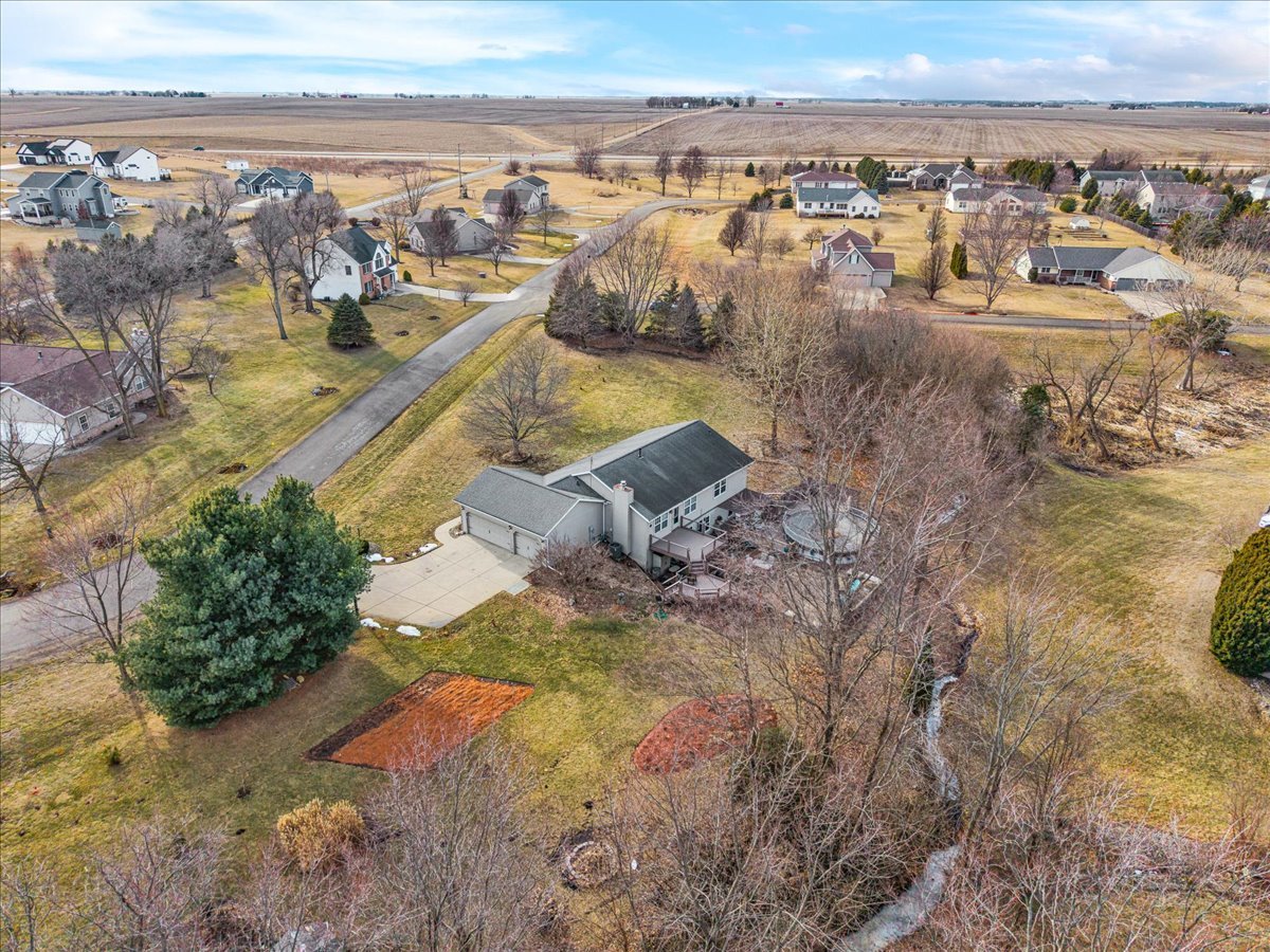 103 Comet Lane, Heyworth, IL 61745