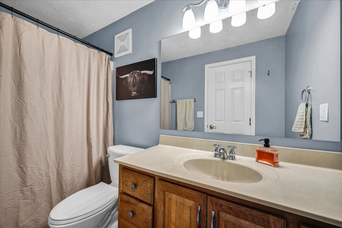 103 Comet Lane, Heyworth, IL 61745